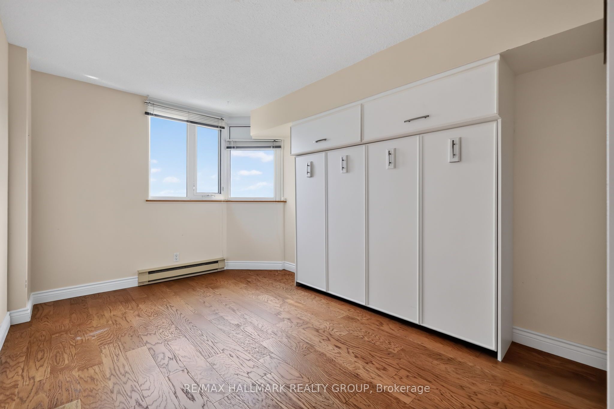 1500 Riverside Drive 2402 Property Photo 26