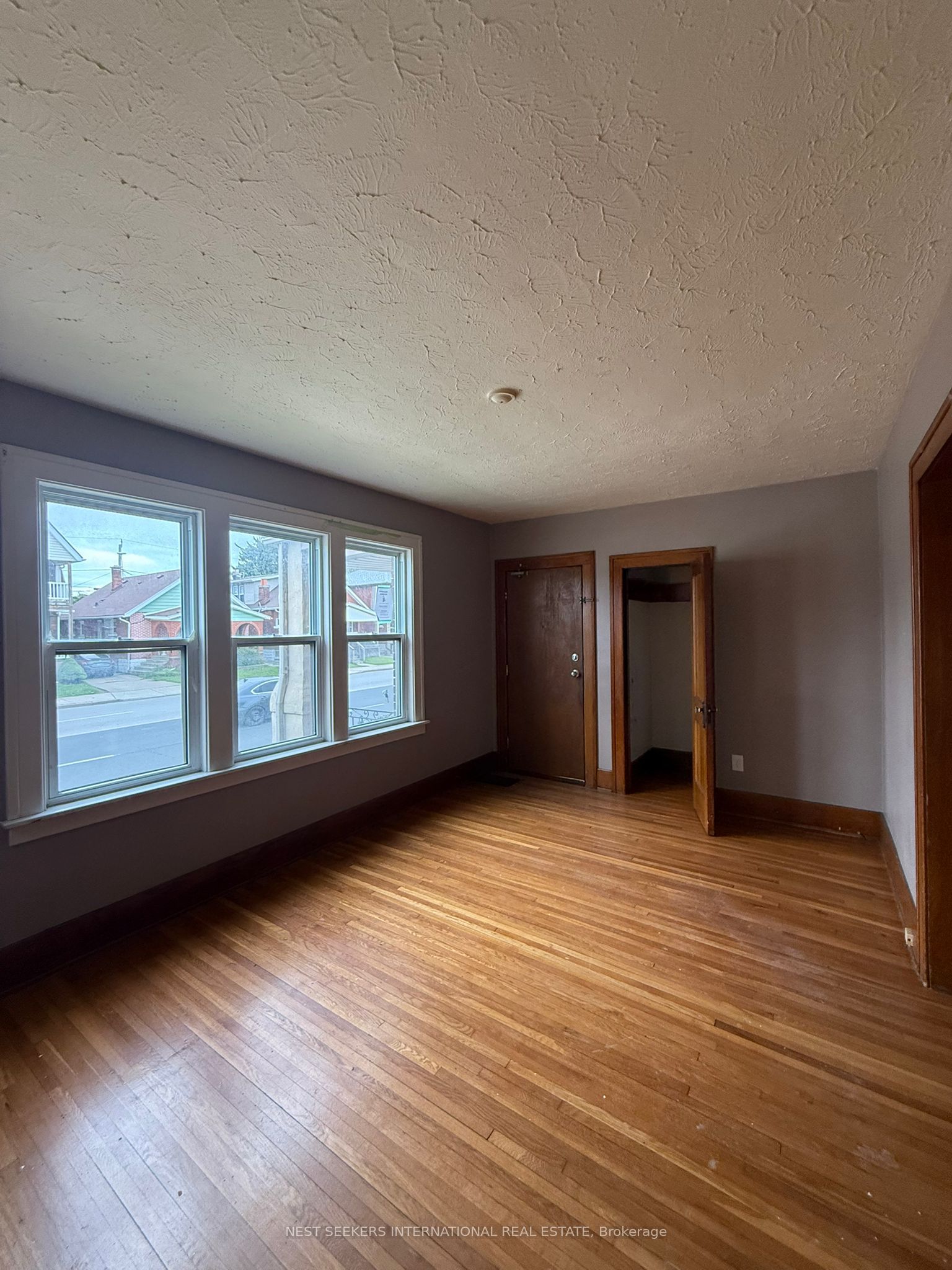 2257-59 Howard Avenue Property Photo 10