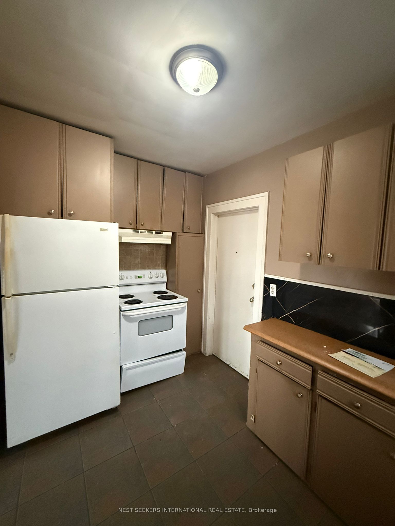 2257-59 Howard Avenue Property Photo 11