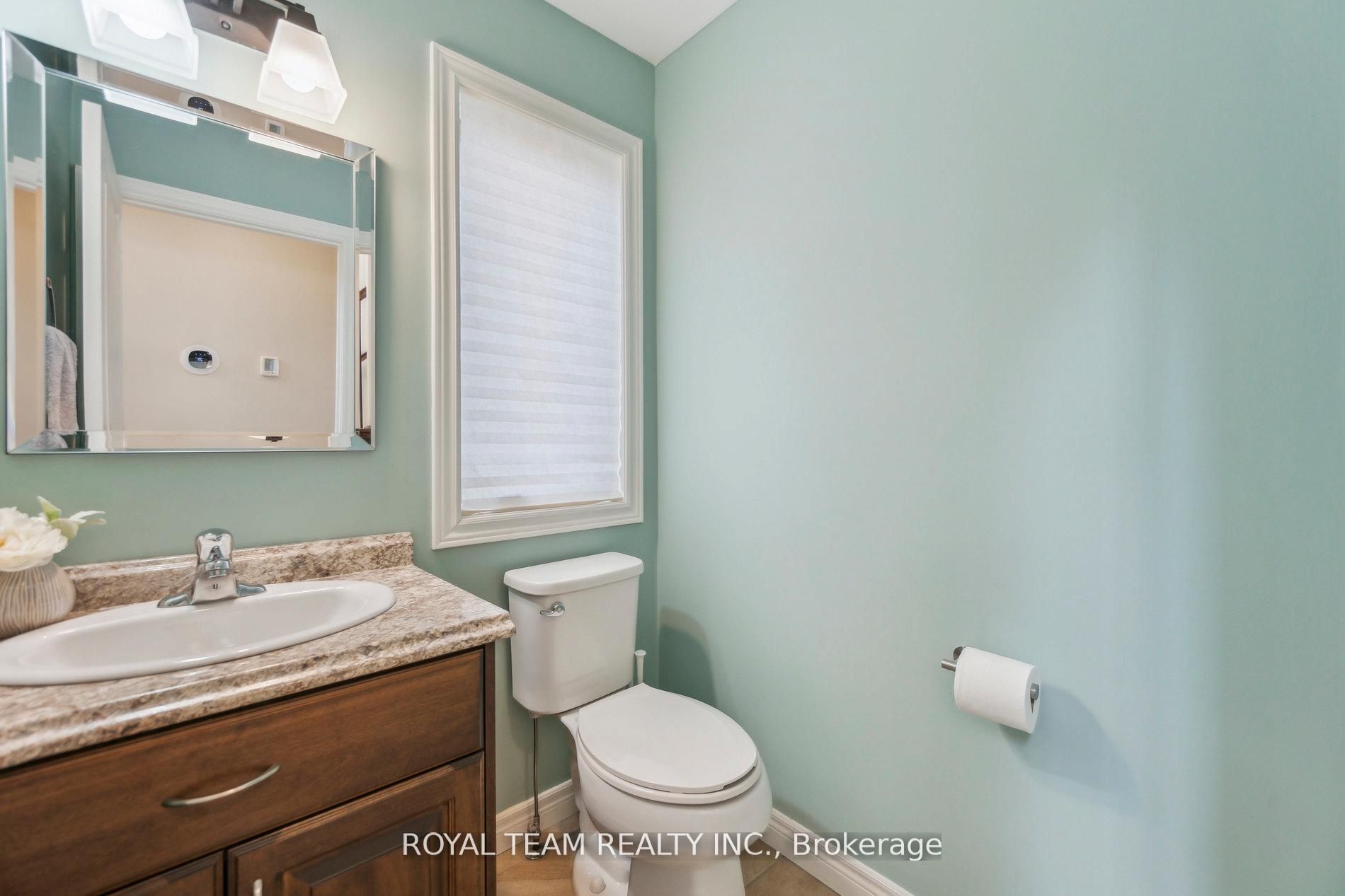 2 Lafayette Street E Property Photo 9