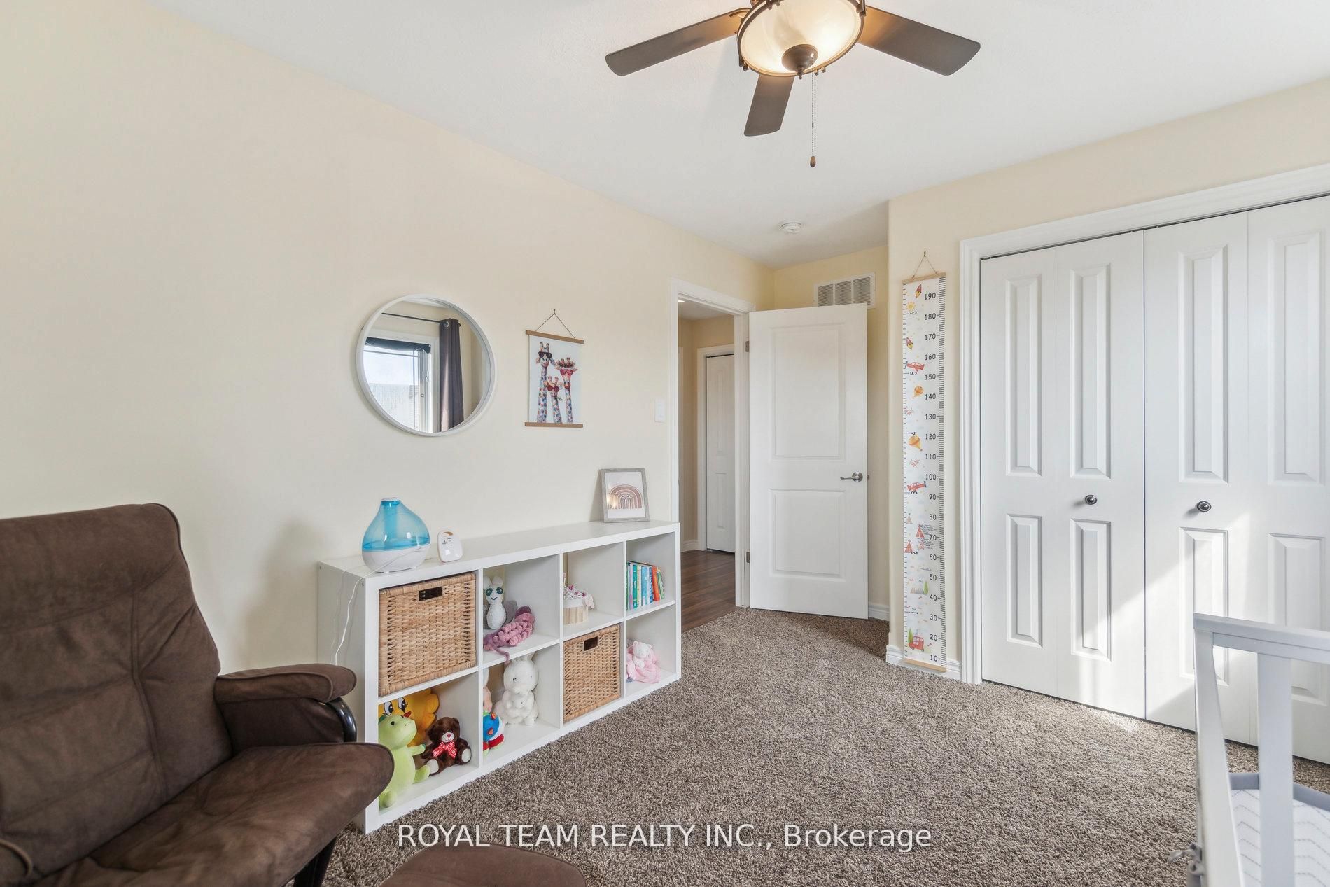 2 Lafayette Street E Property Photo 17