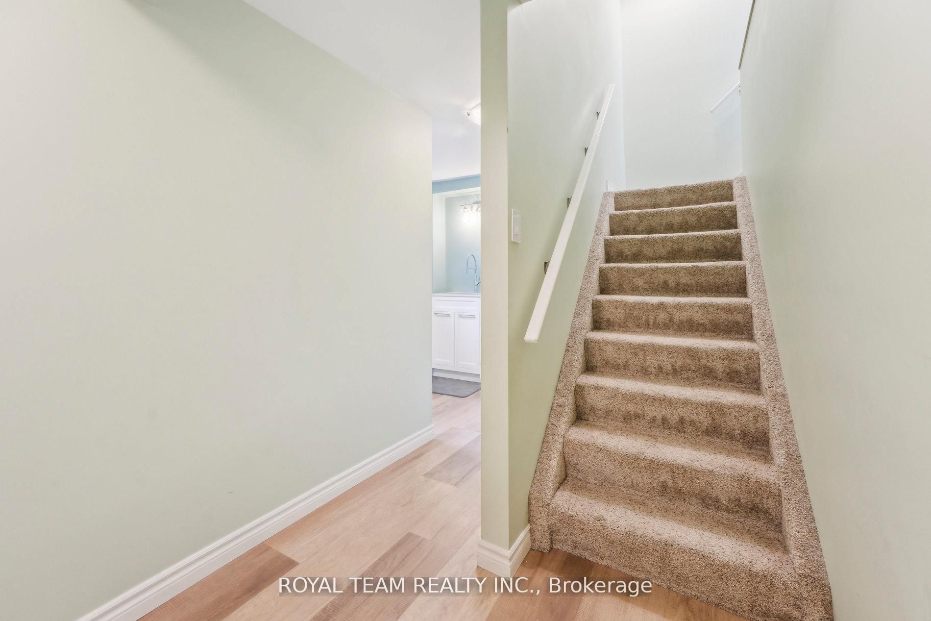 2 Lafayette Street E Property Photo 26