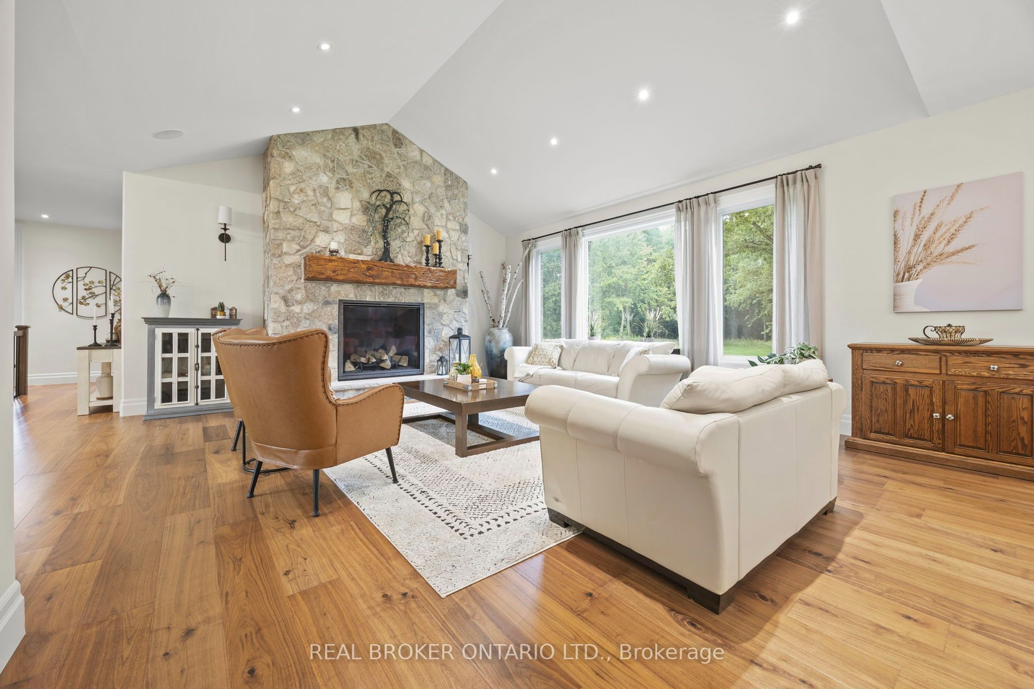 3898 Line 9 Property Photo 4