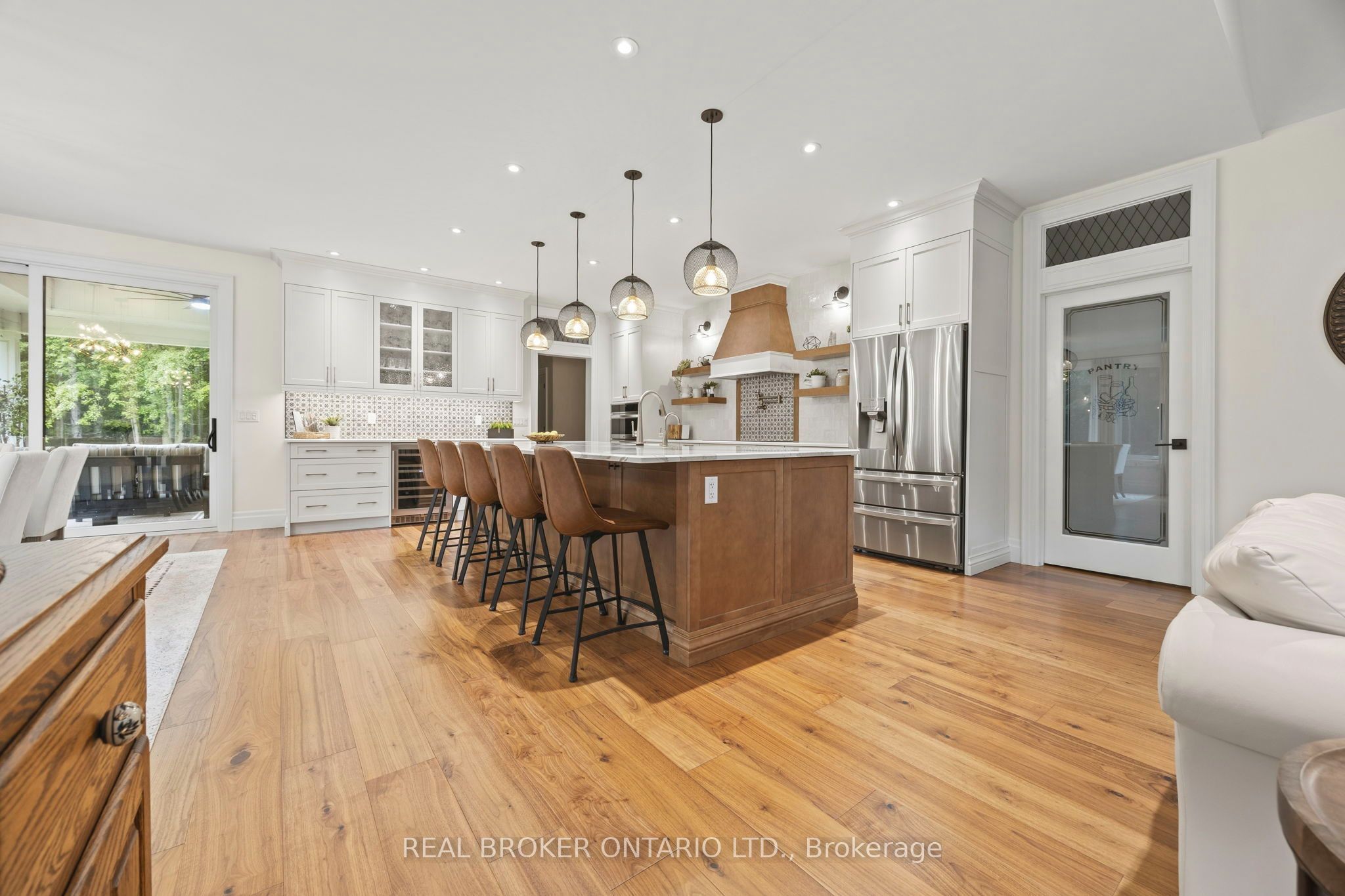 3898 Line 9 Property Photo 10