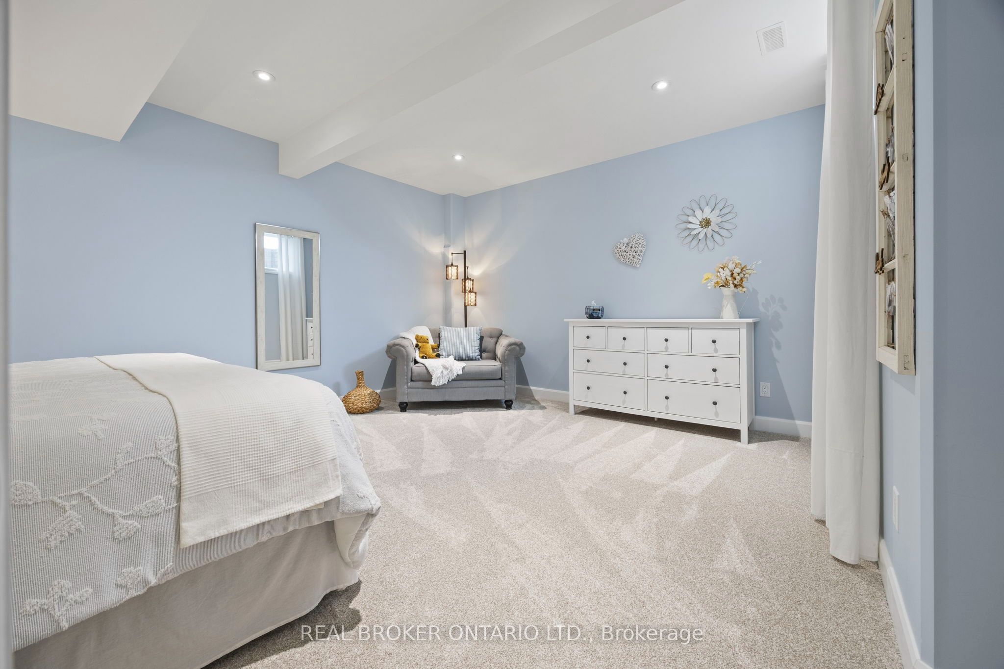3898 Line 9 Property Photo 38