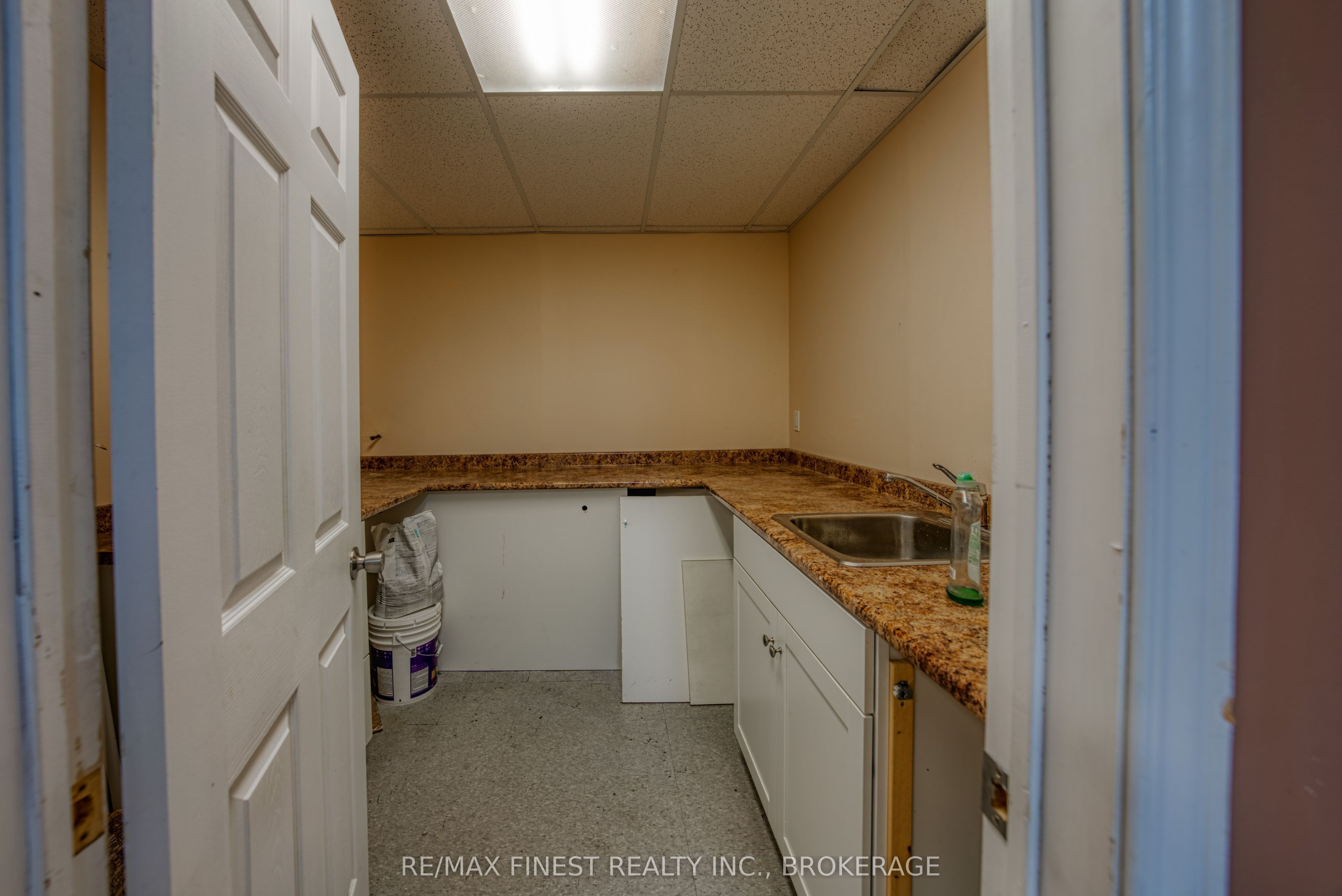 1786 Bath Road 5 Property Photo 6