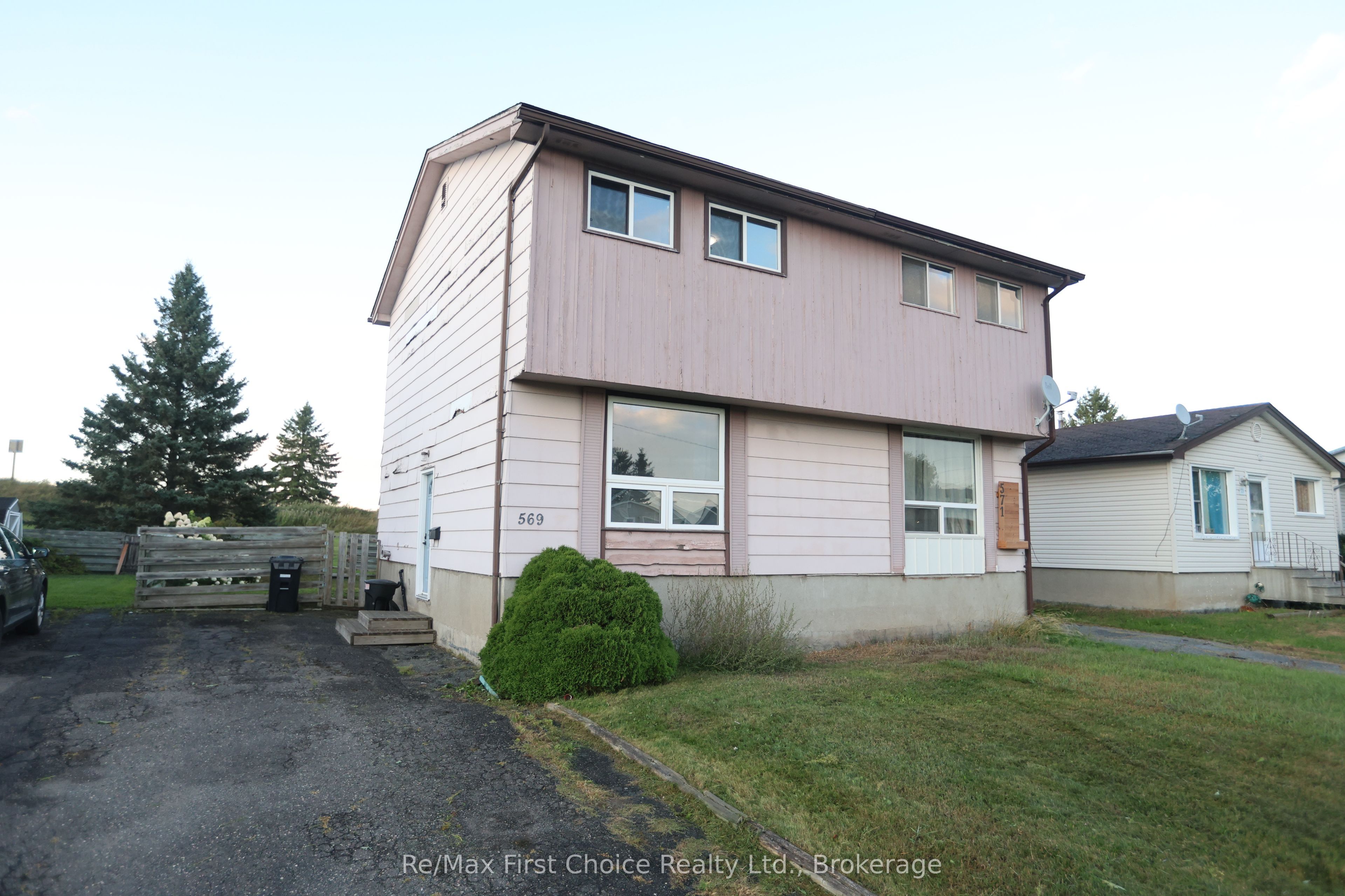 569 Mcgill Crescent Property Photo 1
