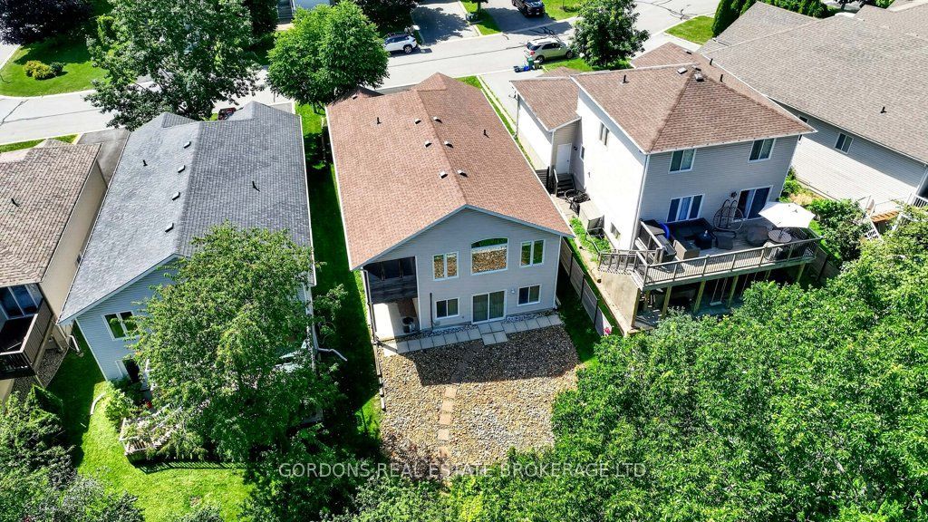 633 Melrose Street Property Photo 5
