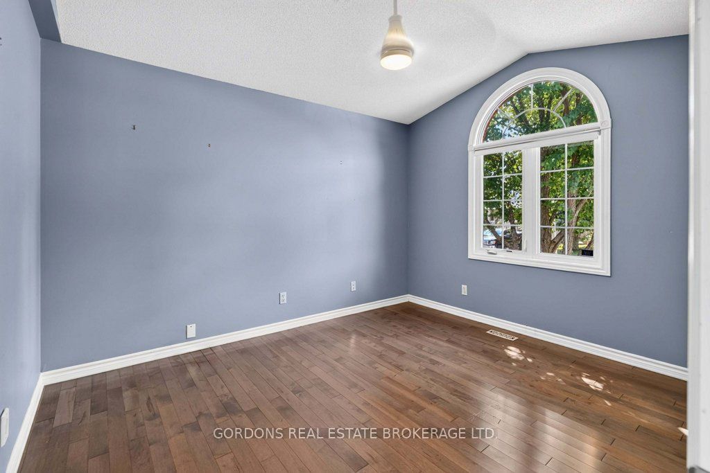 633 Melrose Street Property Photo 11