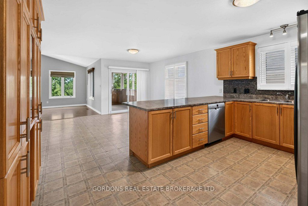 633 Melrose Street Property Photo 13