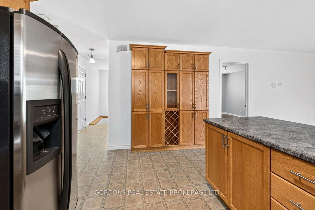 633 Melrose Street Property Photo 18