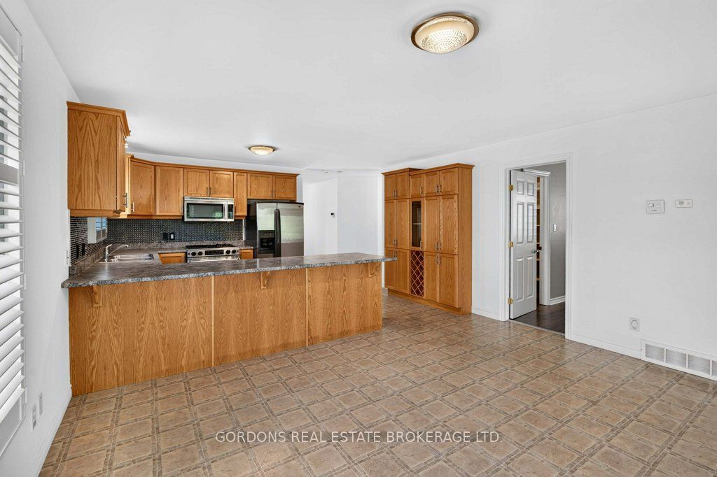 633 Melrose Street Property Photo 25