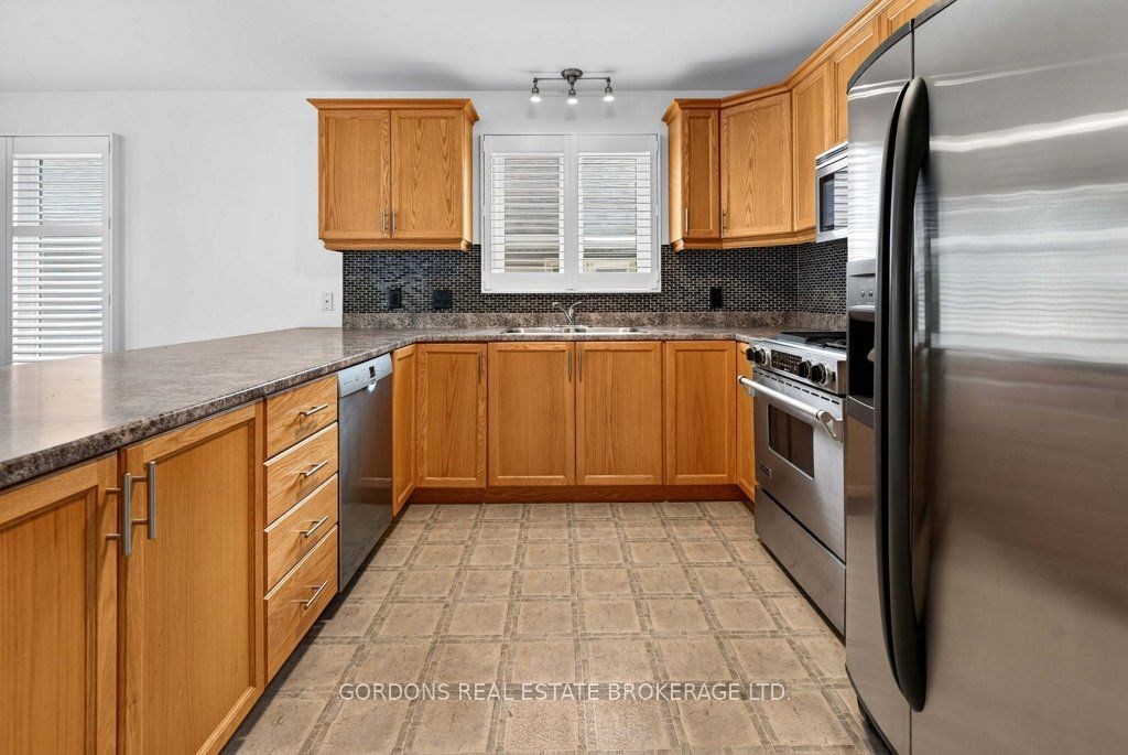 633 Melrose Street Property Photo 36