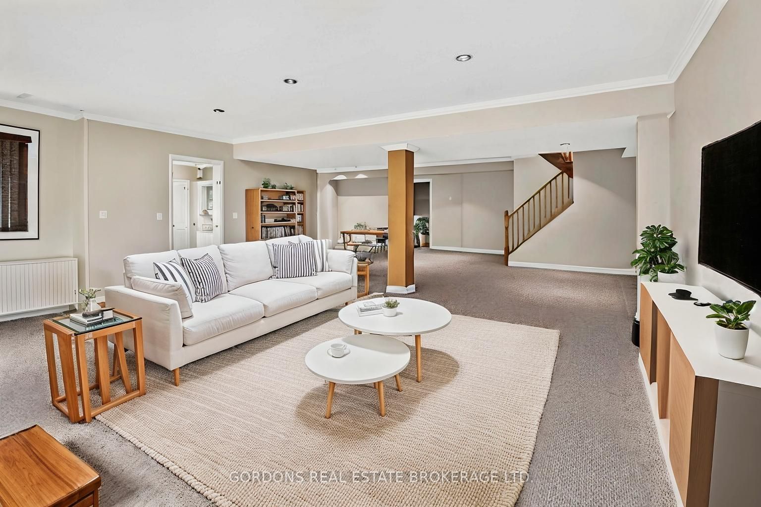 633 Melrose Street Property Photo 41