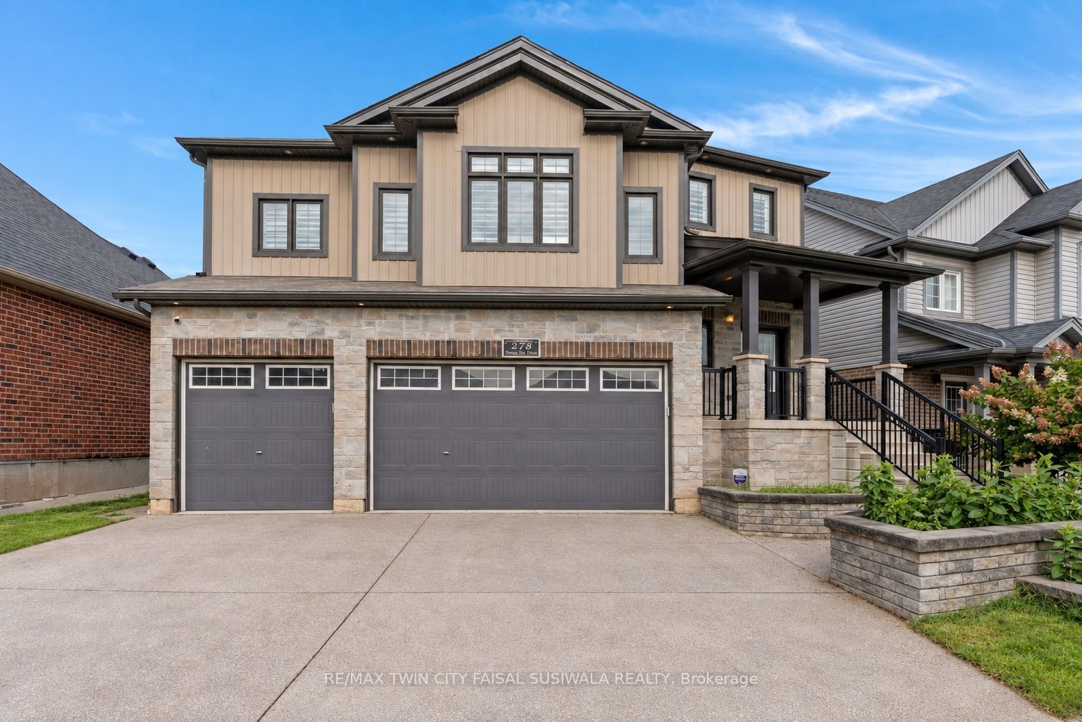 278 Thomas Slee Drive Property Photo 1