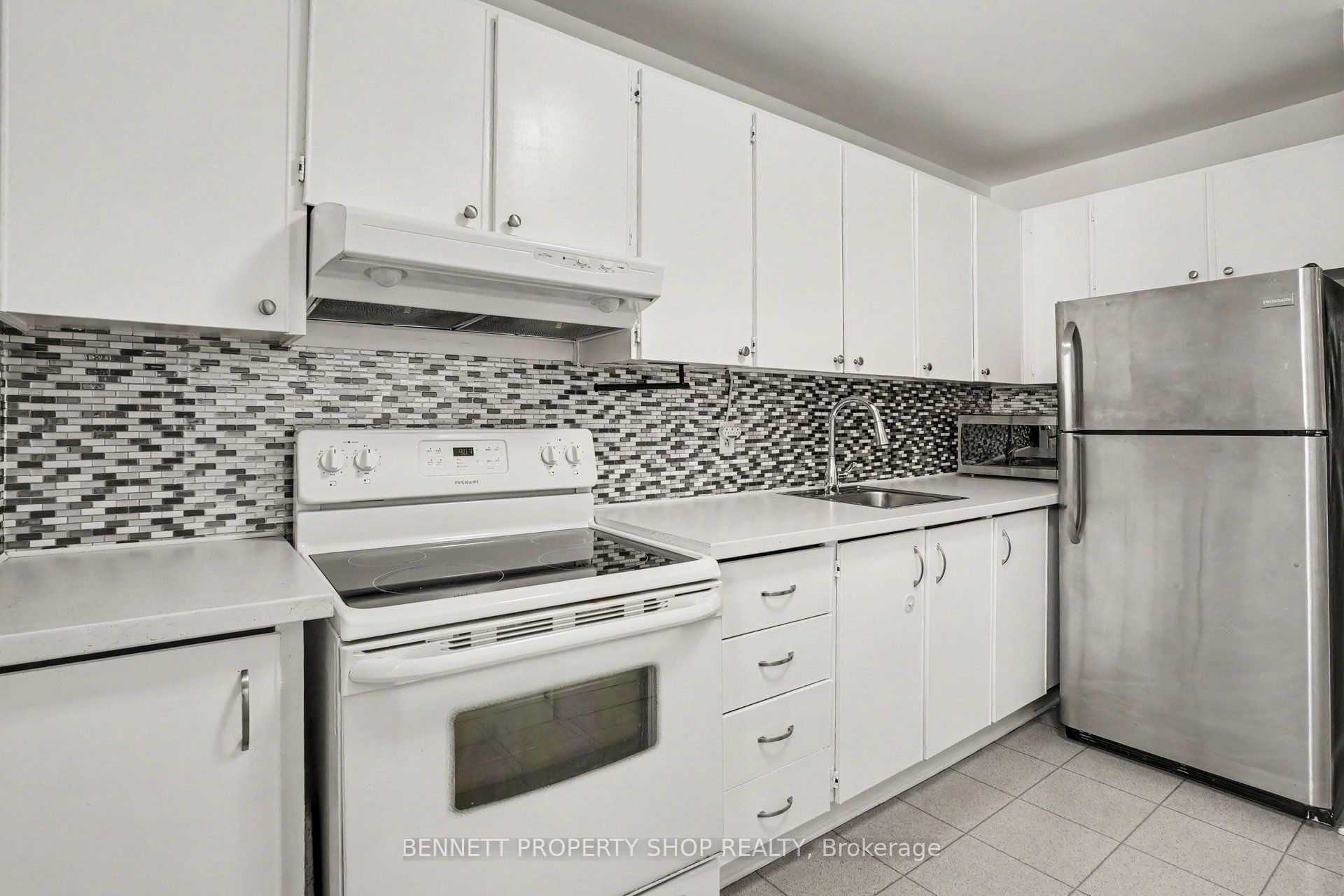 3411 Paul Anka Drive 39 Property Photo 5