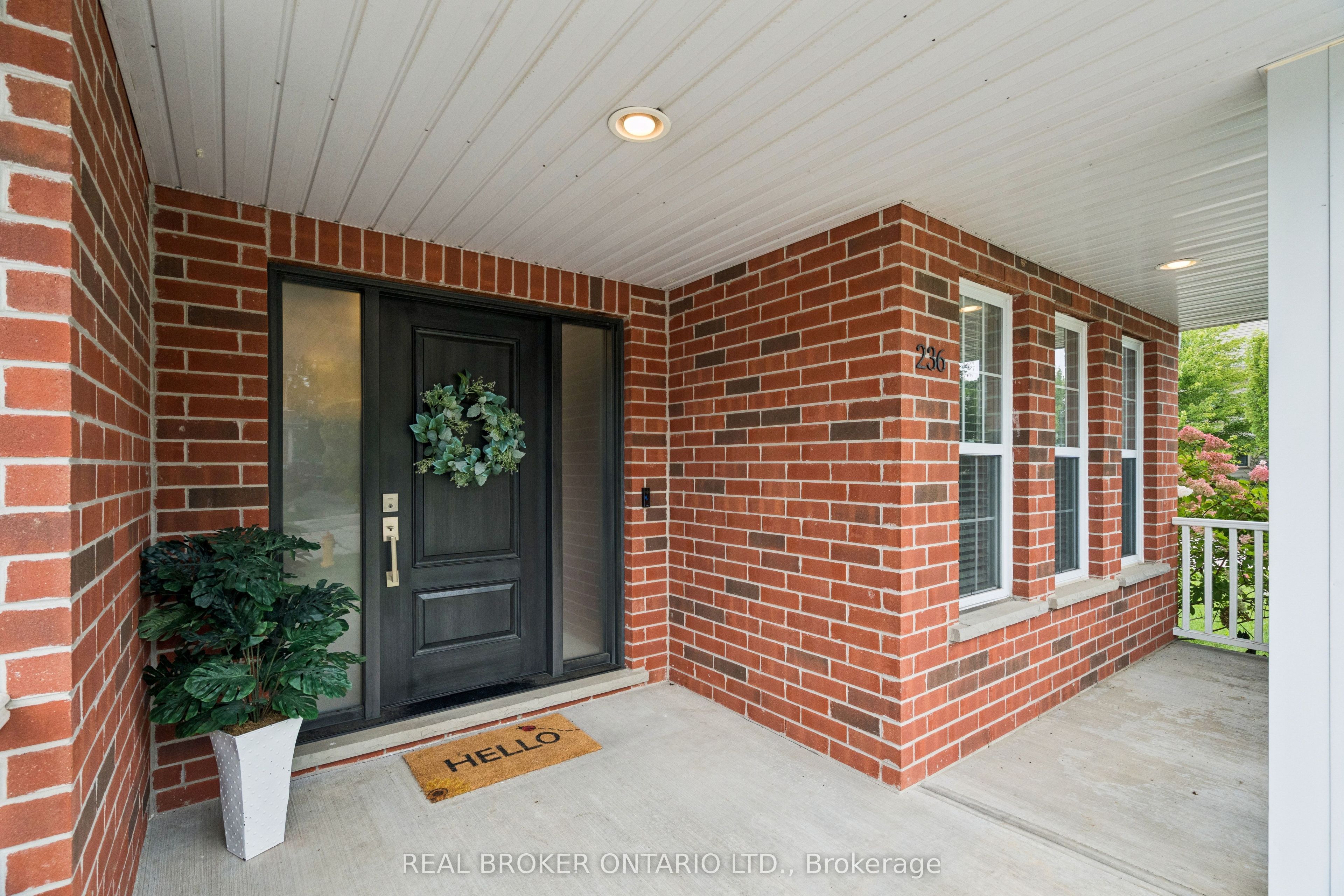 236 Ridge Top Crescent Property Photo 5