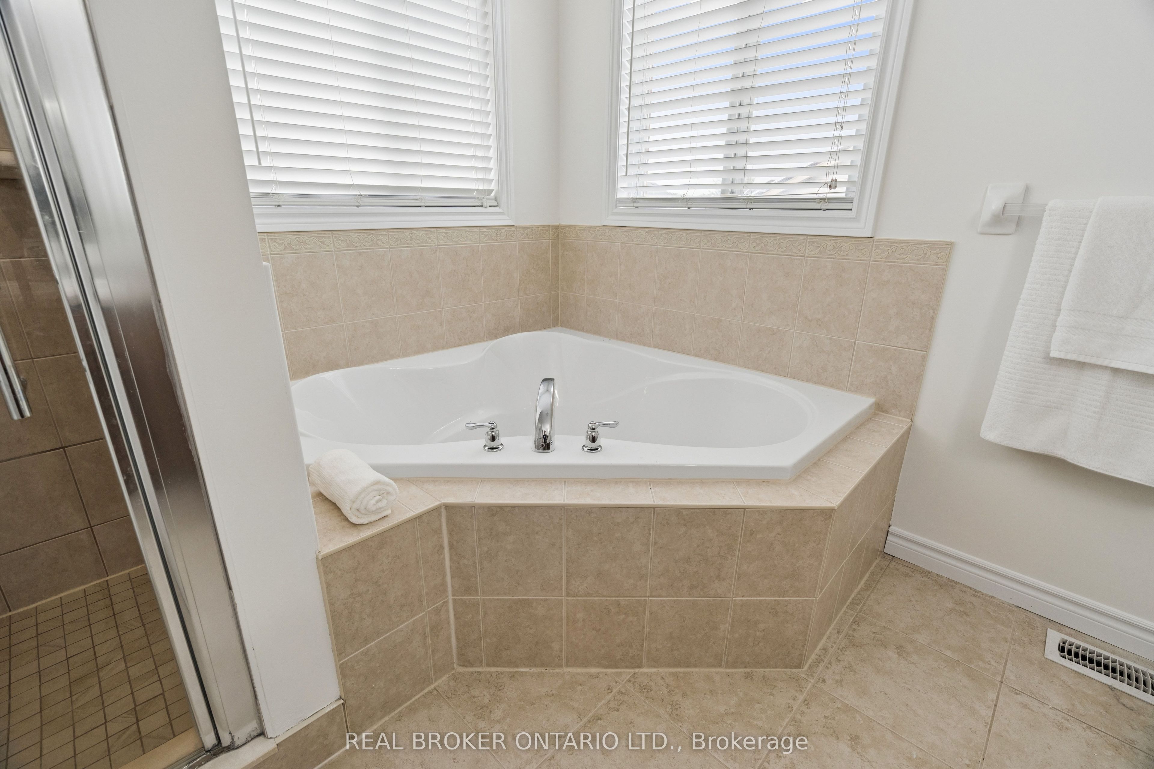 236 Ridge Top Crescent Property Photo 24