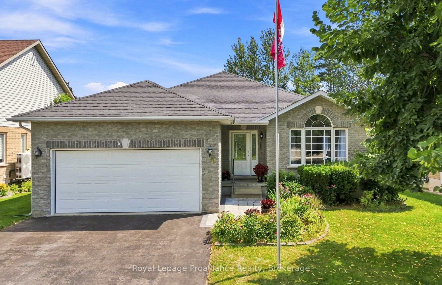 9 Seneca Drive Property Photo 1