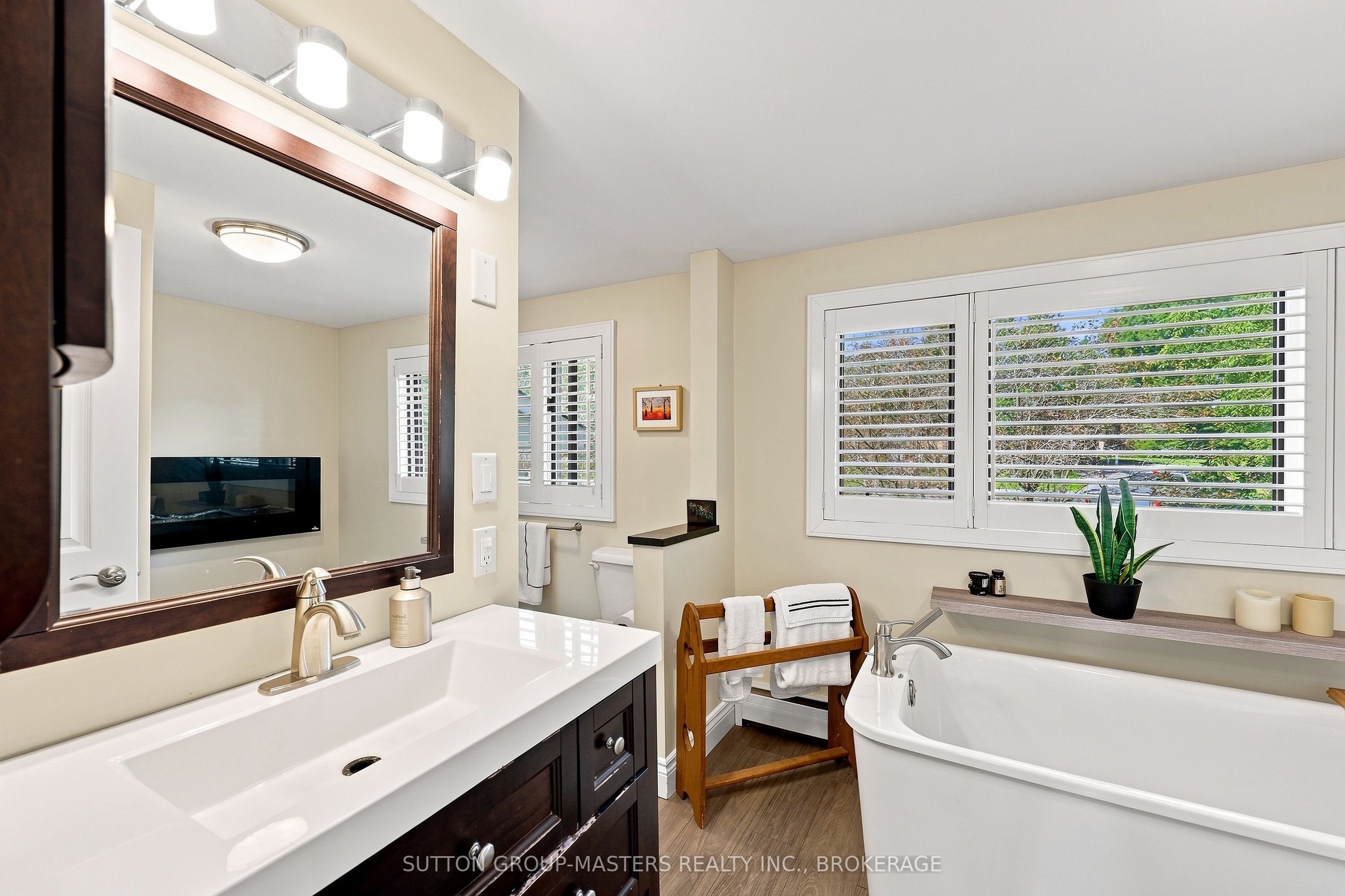 732 Centre Street Property Photo 33