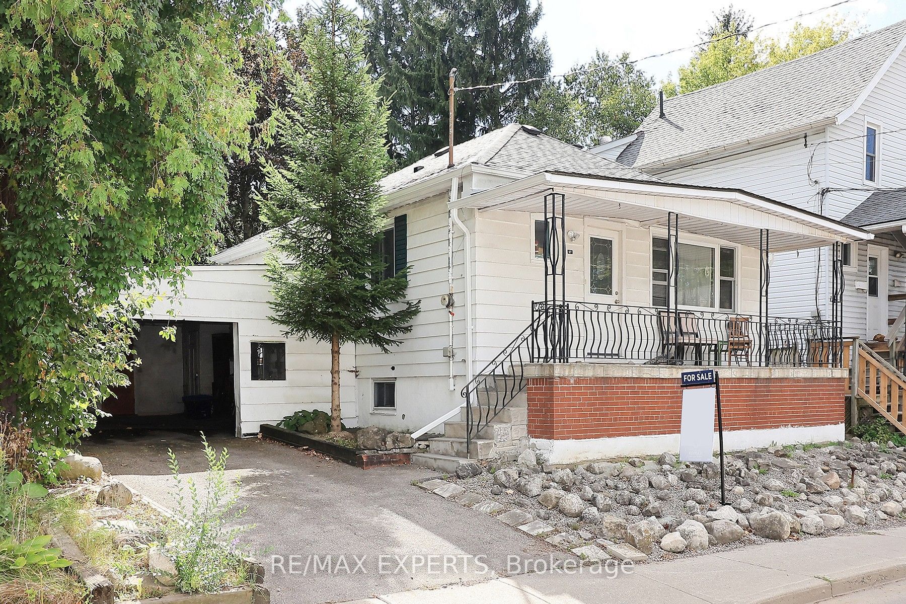 127 Whitney Avenue Property Photo 2