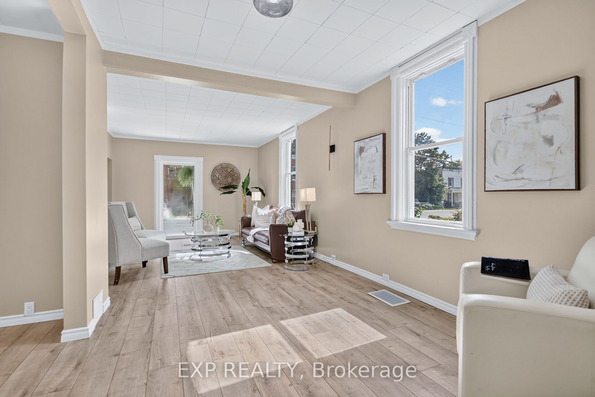 86 Daniel Street N Property Photo 6