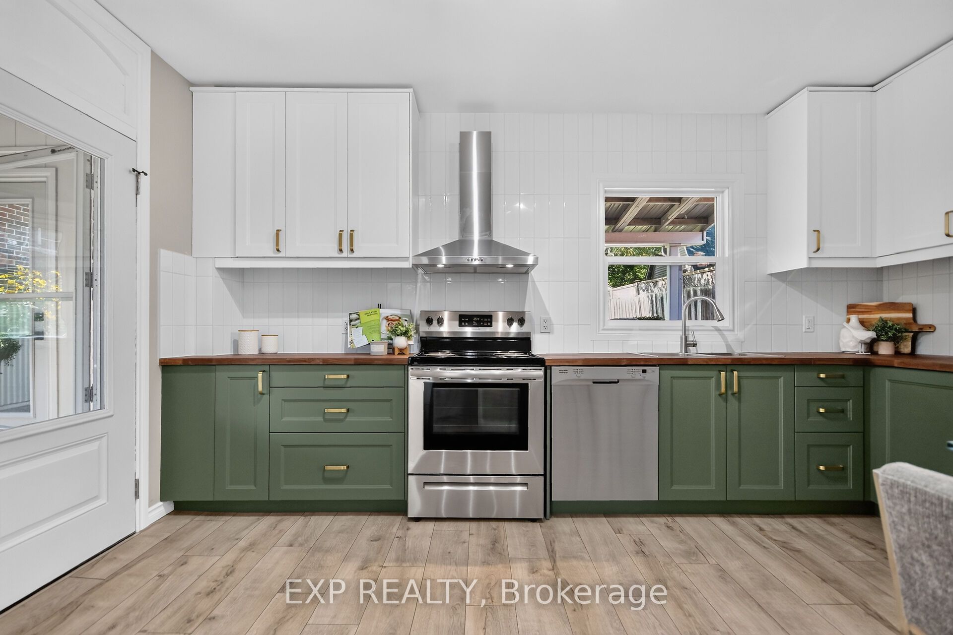 86 Daniel Street N Property Photo 10