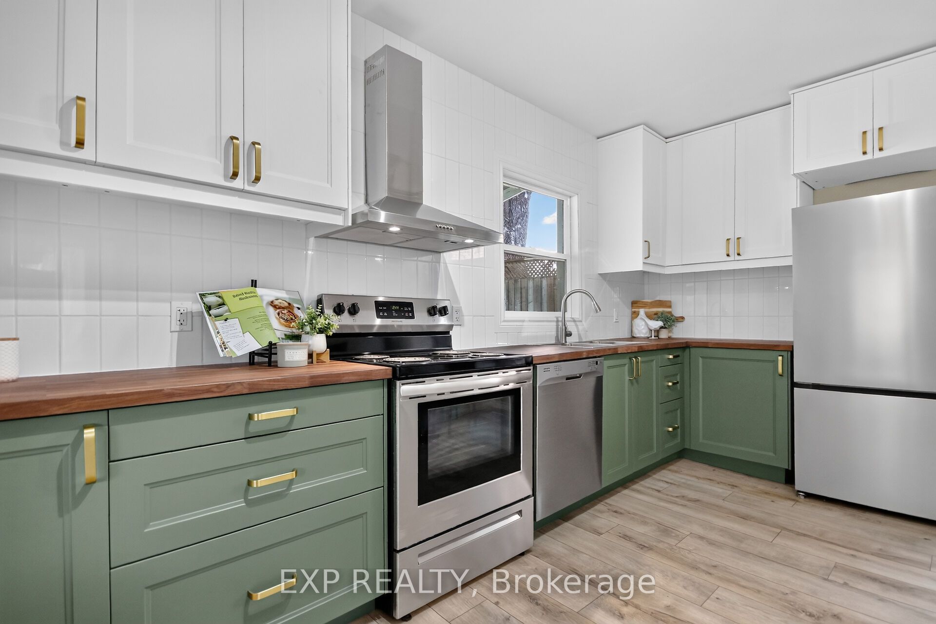 86 Daniel Street N Property Photo 11