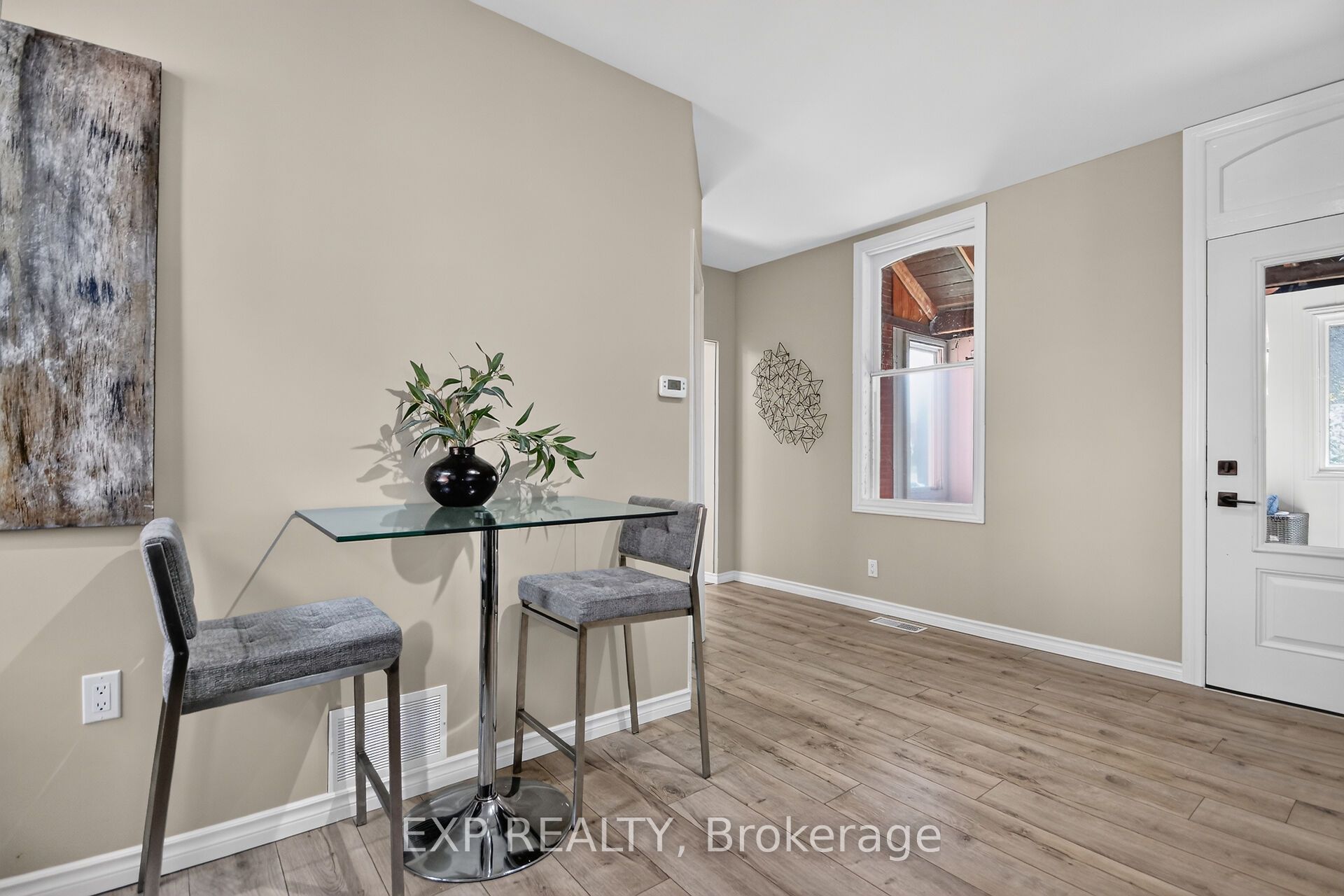 86 Daniel Street N Property Photo 14