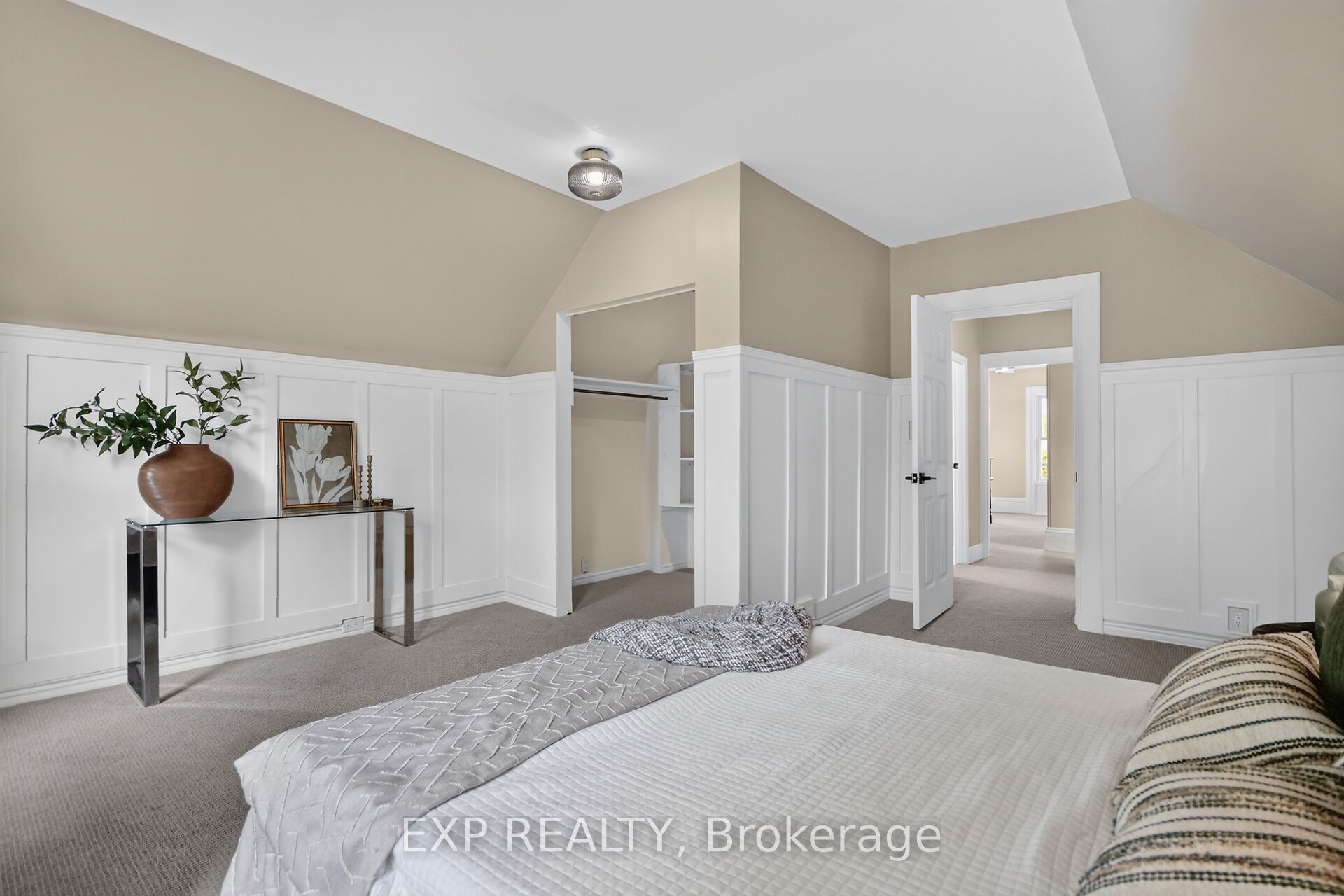 86 Daniel Street N Property Photo 24