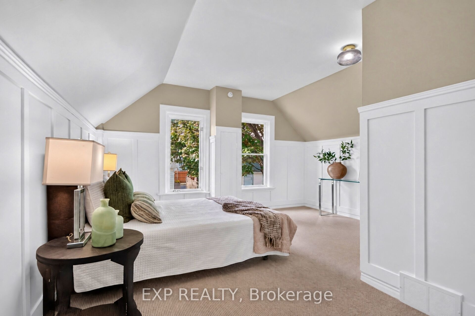 86 Daniel Street N Property Photo 25