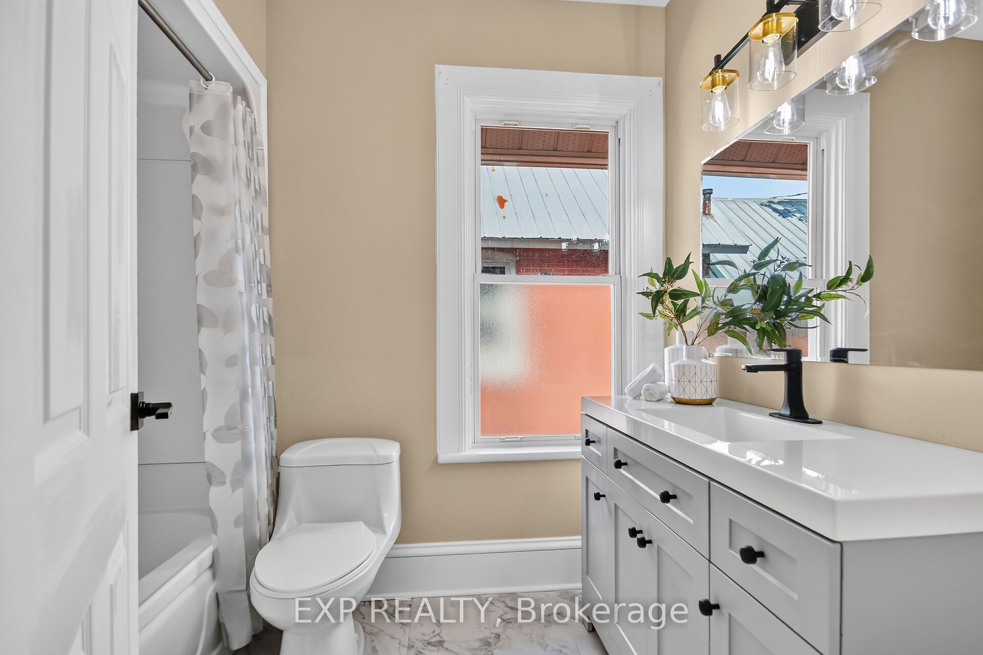 86 Daniel Street N Property Photo 27