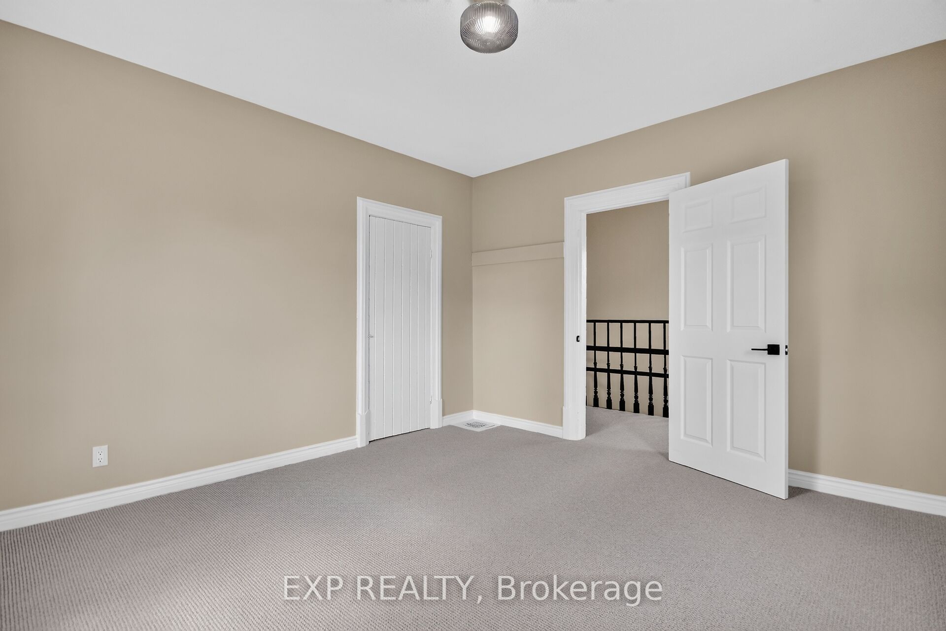 86 Daniel Street N Property Photo 35