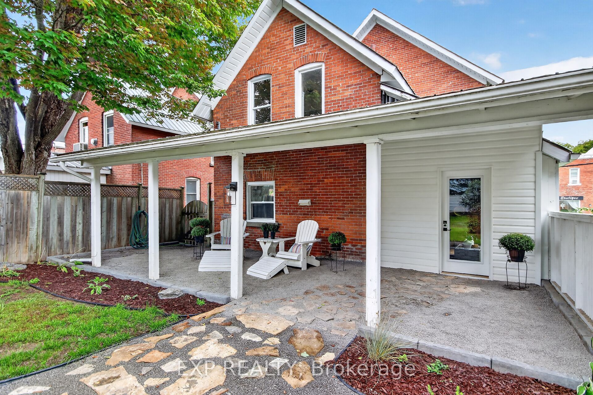 86 Daniel Street N Property Photo 39
