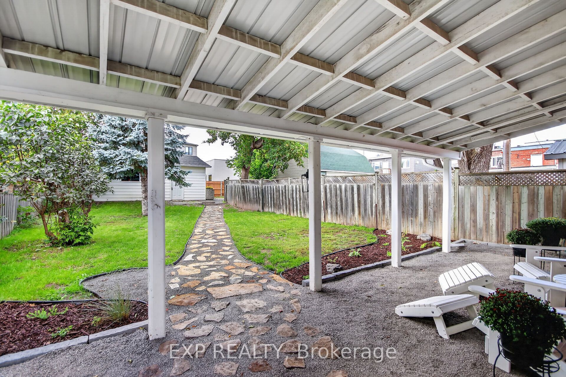 86 Daniel Street N Property Photo 41