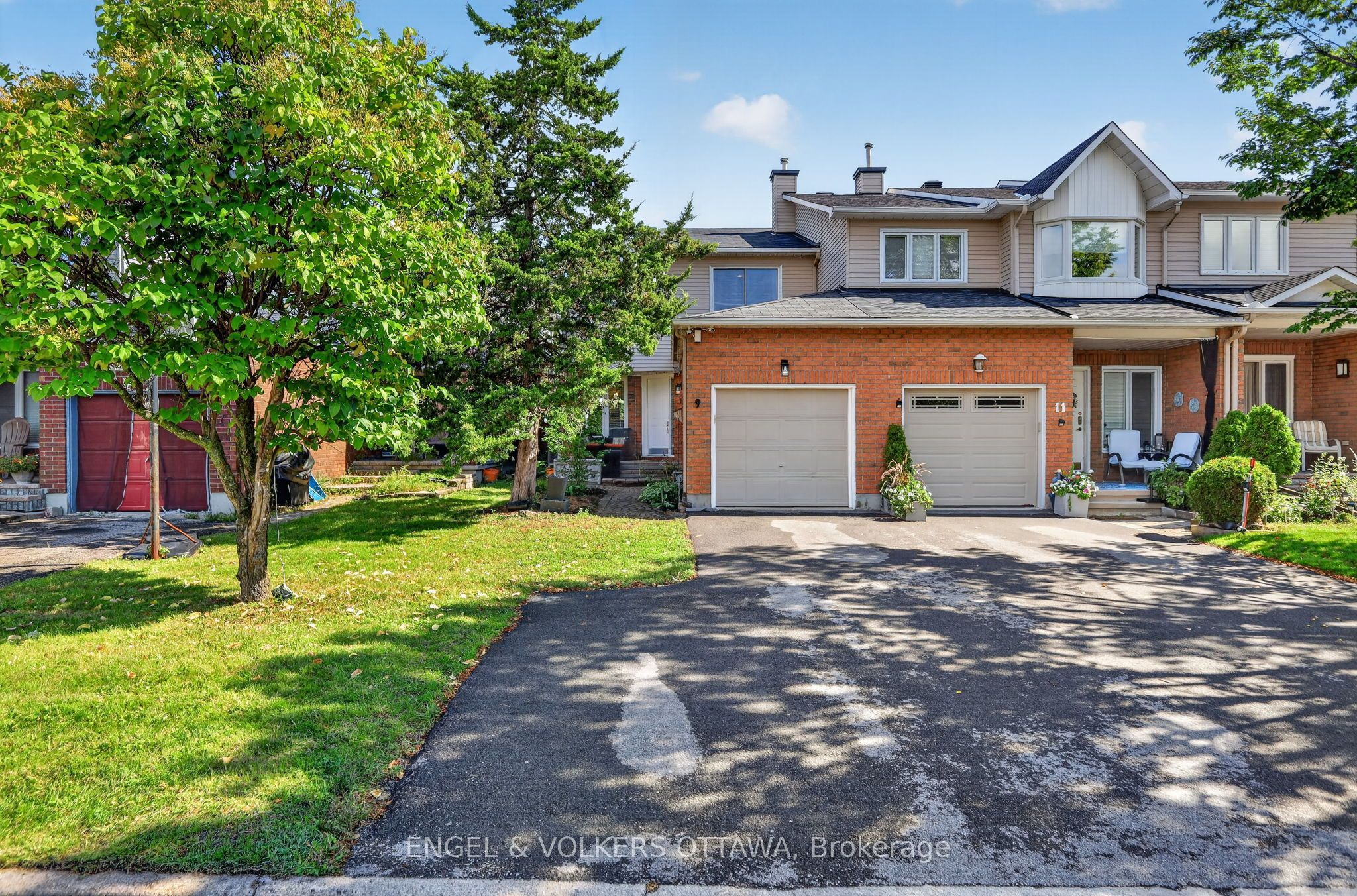 9 Streamwood Lane
