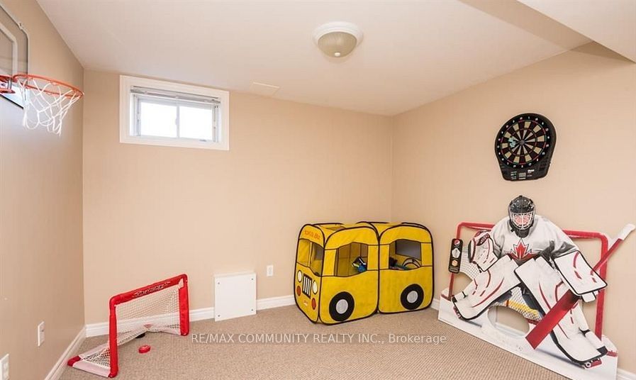 166 St. Lawrence Drive Property Photo 29