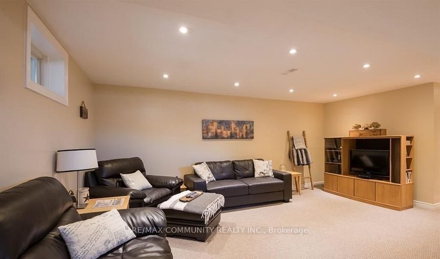 166 St. Lawrence Drive Property Photo 36