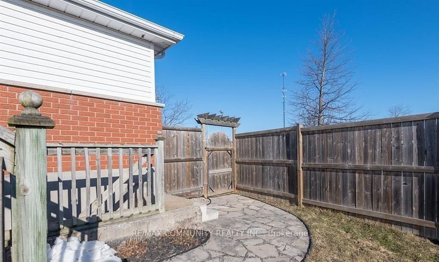 166 St. Lawrence Drive Property Photo 41