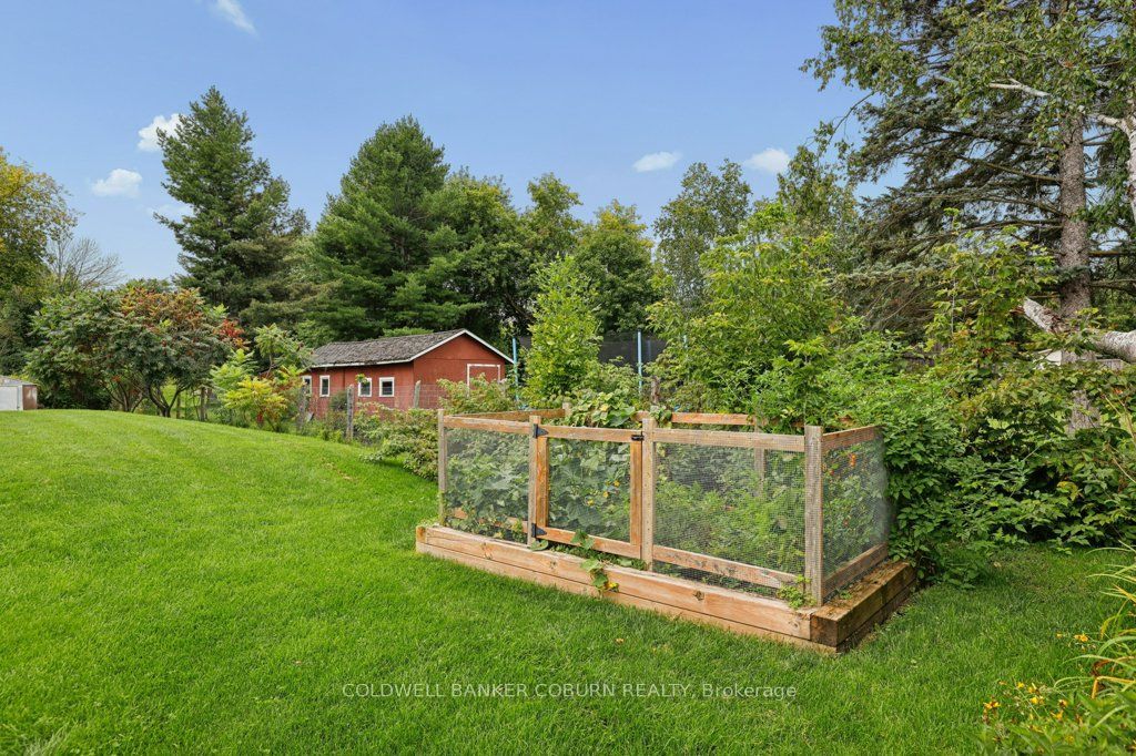 6674 Fourth Line Road S Property Photo 35