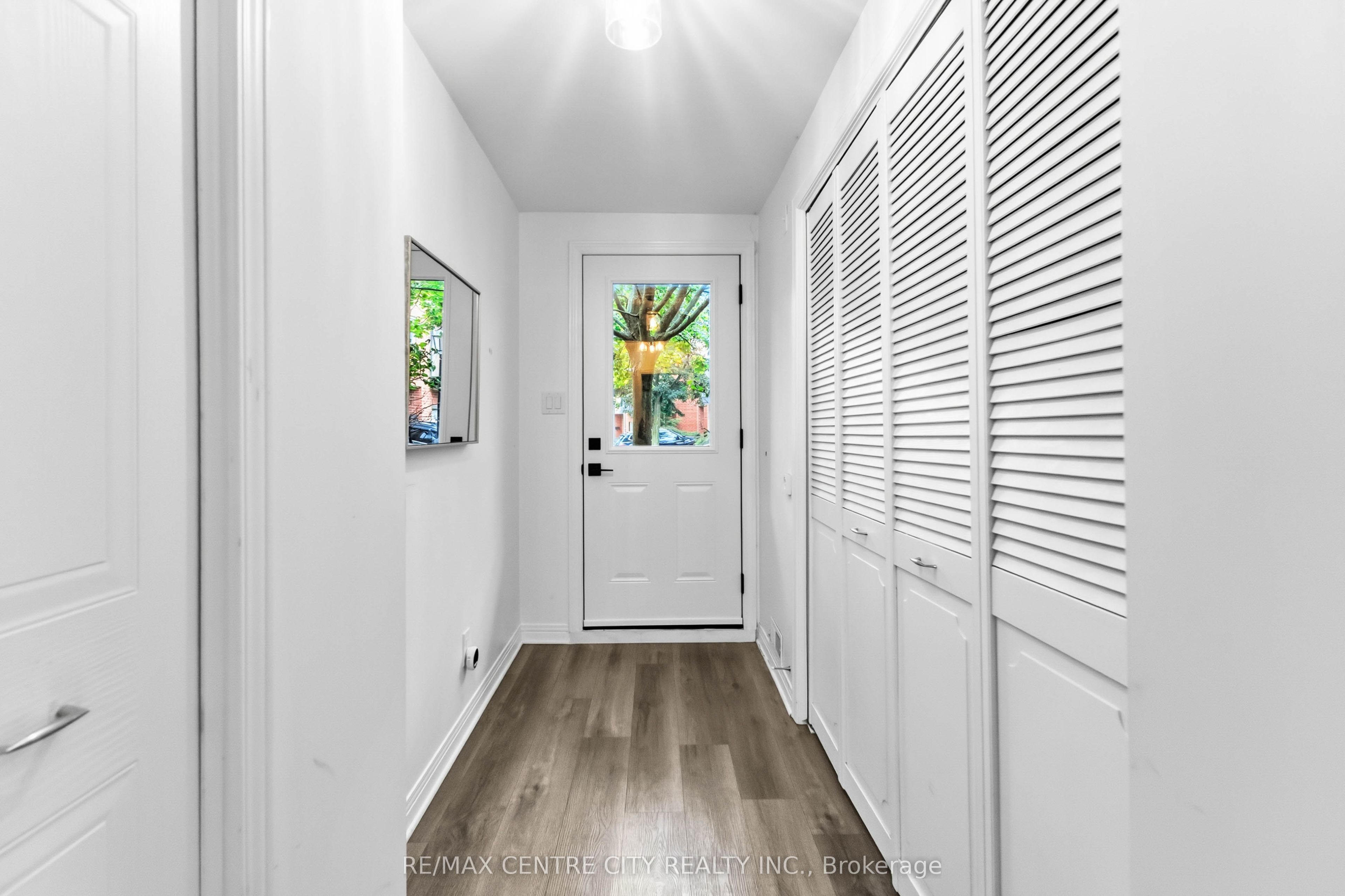 683 Windermere Road 16 Property Photo 5