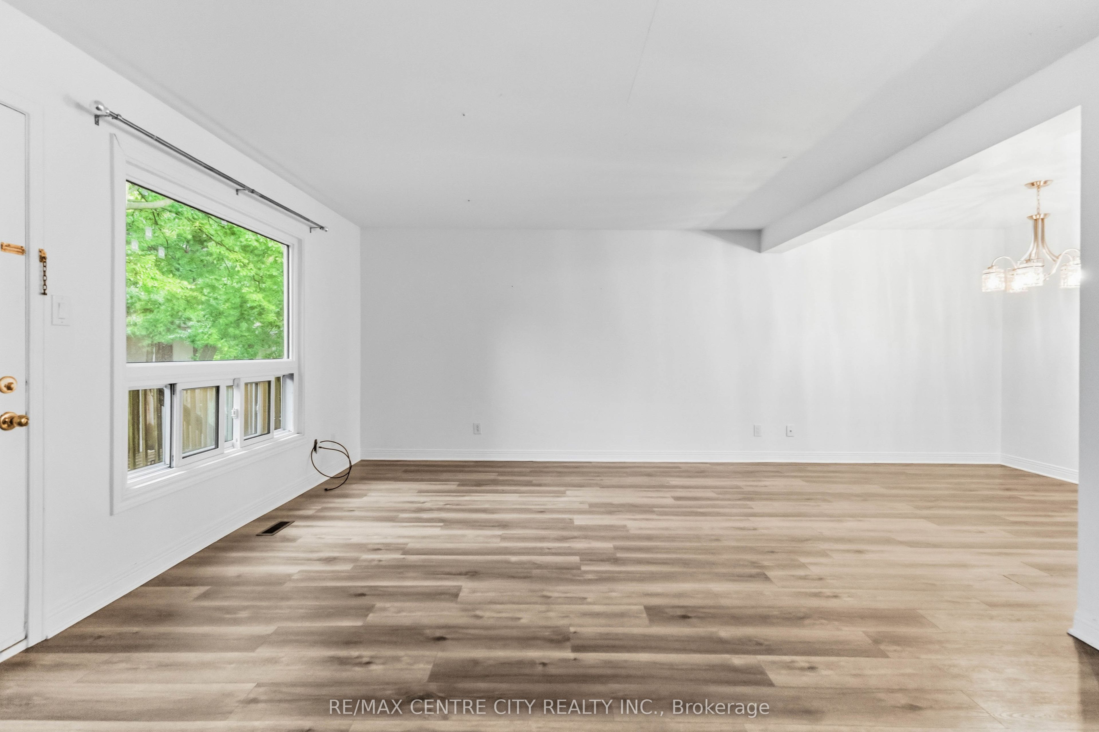 683 Windermere Road 16 Property Photo 10