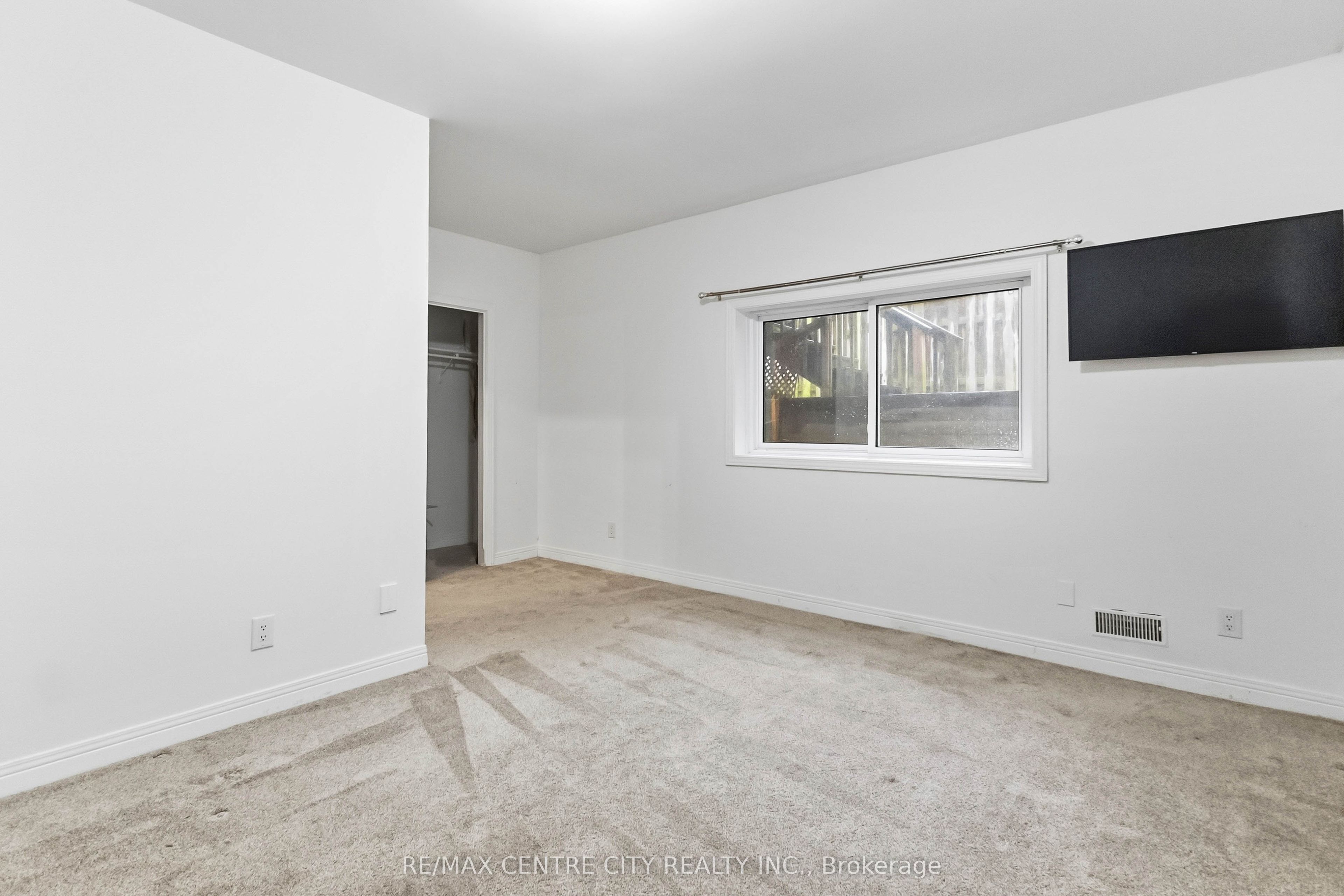683 Windermere Road 16 Property Photo 18