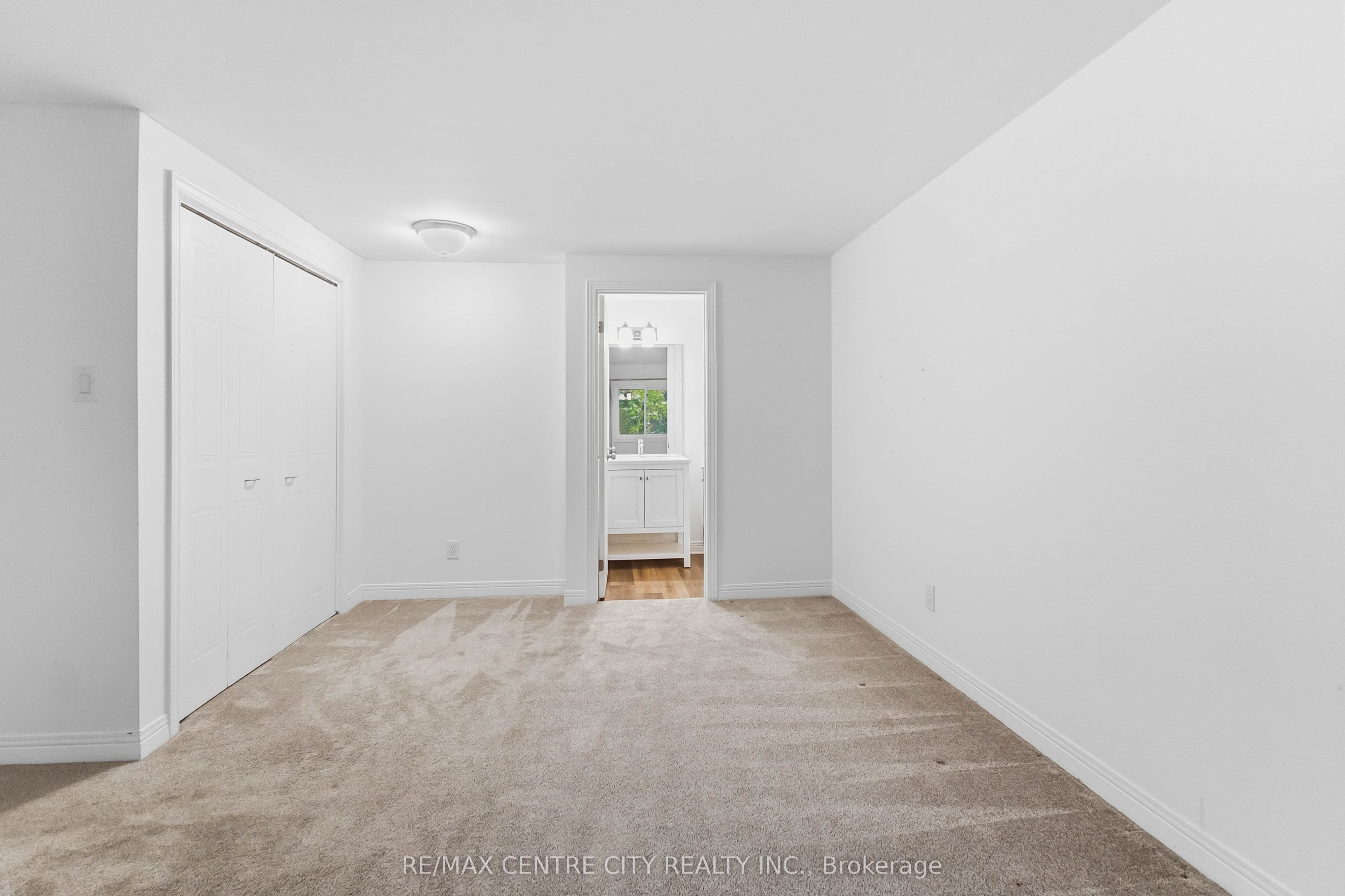 683 Windermere Road 16 Property Photo 24