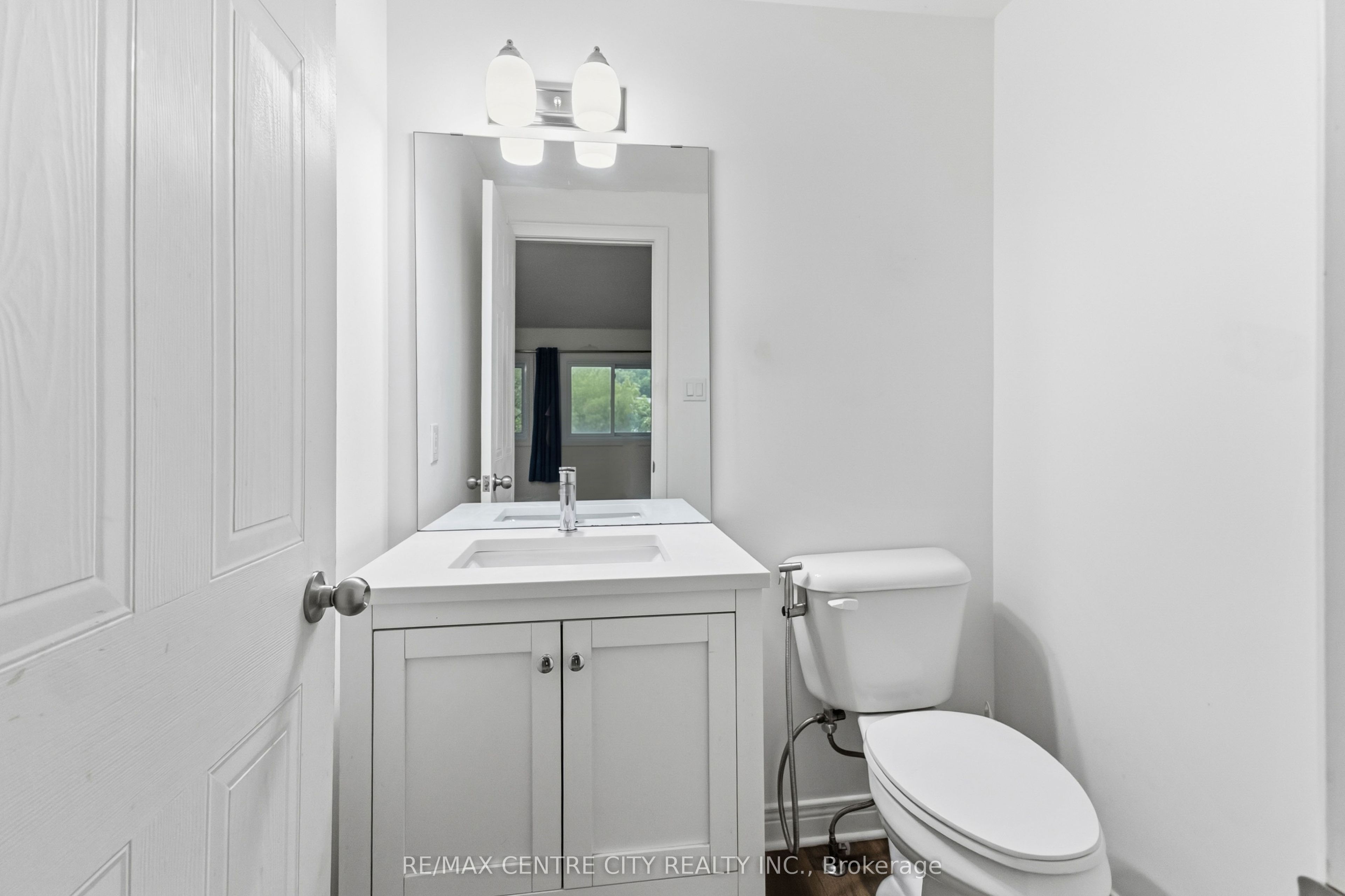 683 Windermere Road 16 Property Photo 26