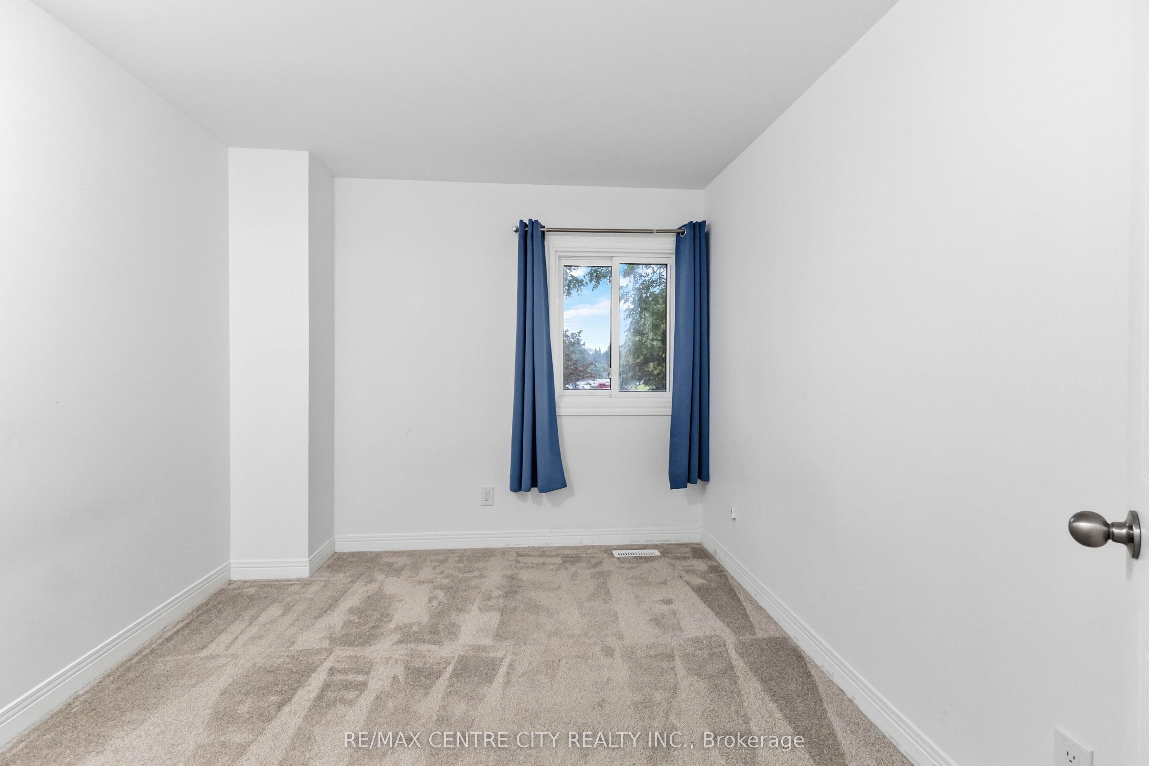 683 Windermere Road 16 Property Photo 31