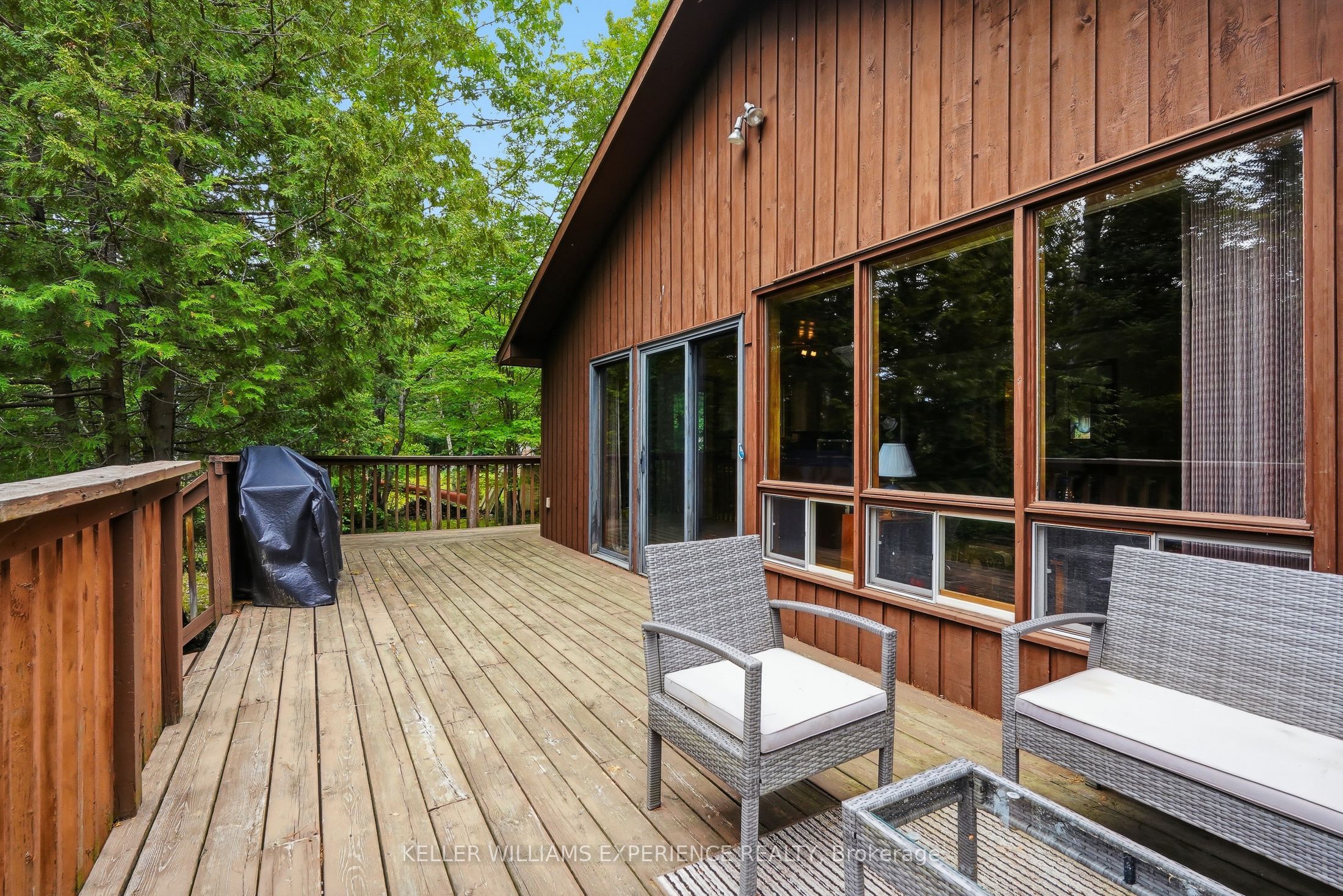 1689 Braeloch Road Property Photo 7