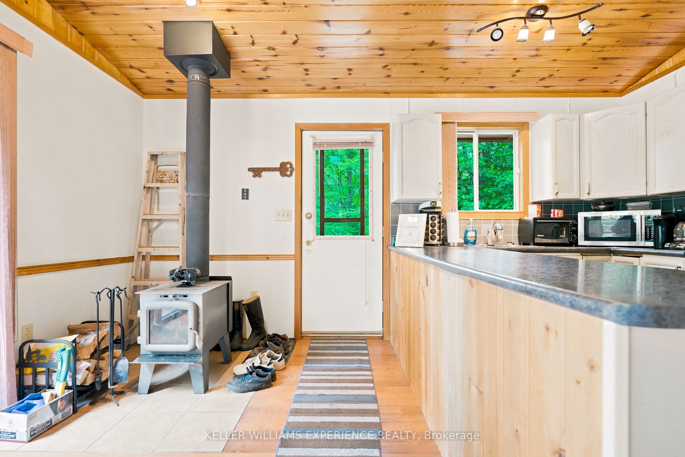 1689 Braeloch Road Property Photo 11