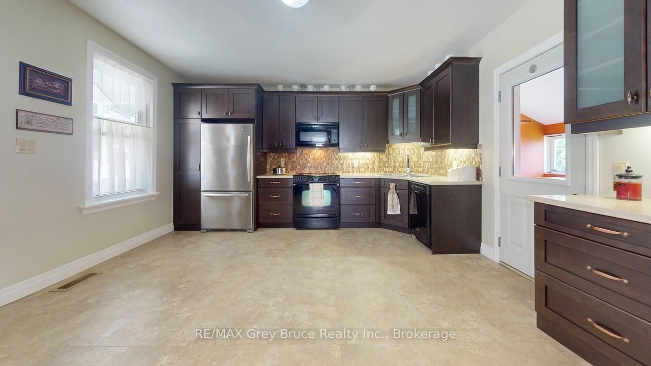 53 3rd Street S Property Photo 9