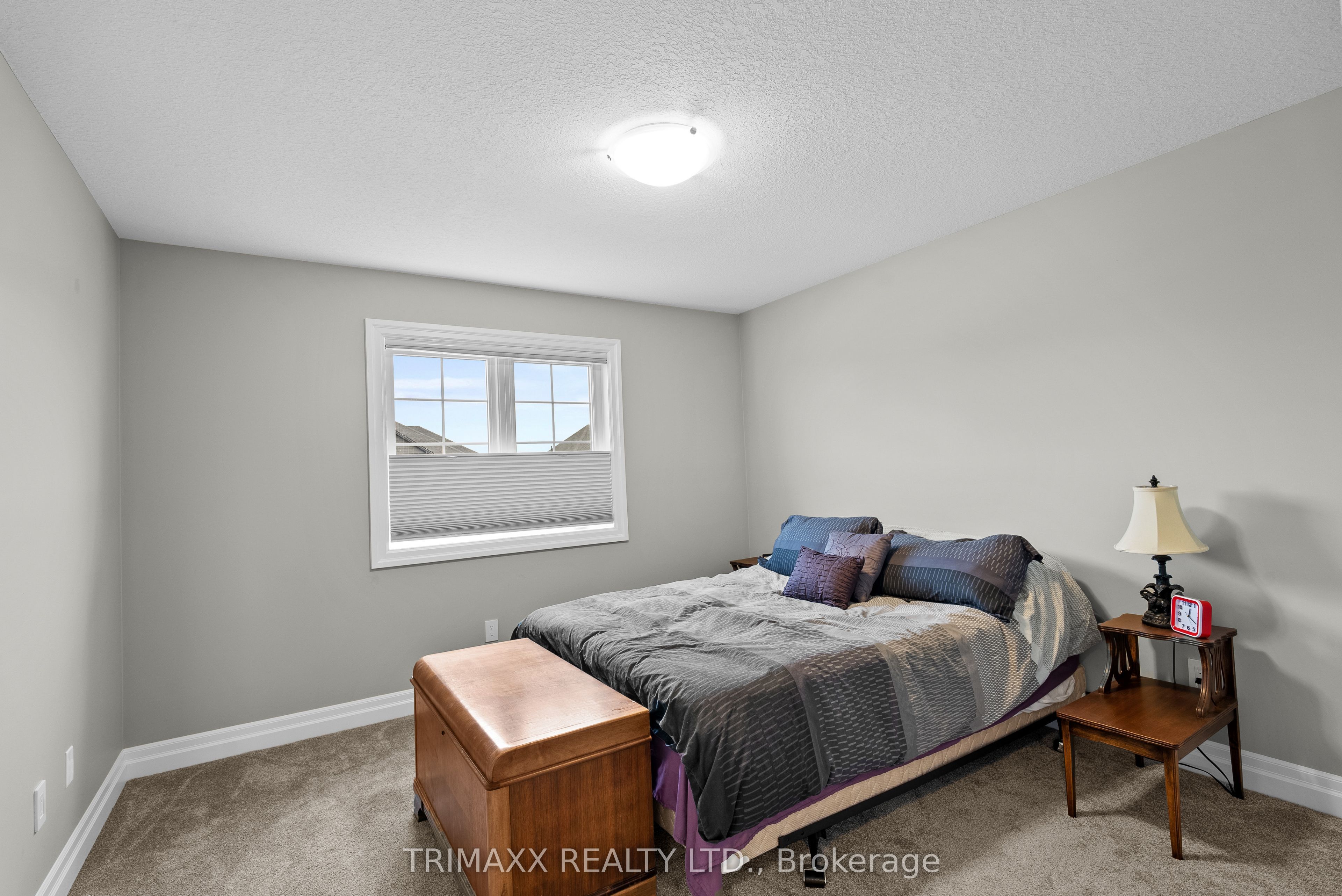 31 Thames Springs Crescent Property Photo 25